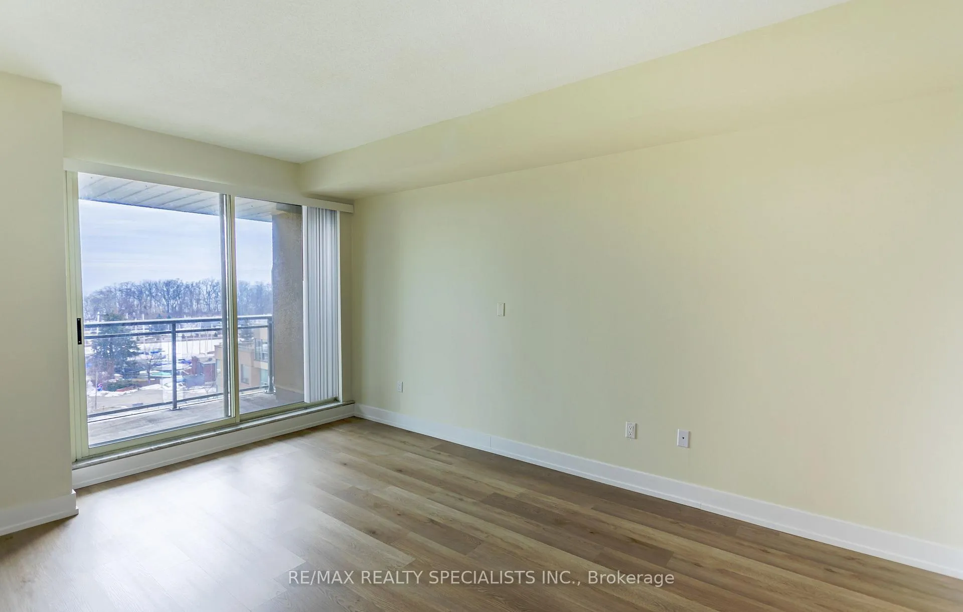 Photo 19 of Unit 708, 2511 Lakeshore Road W, Oakville, Bronte — HOMEH