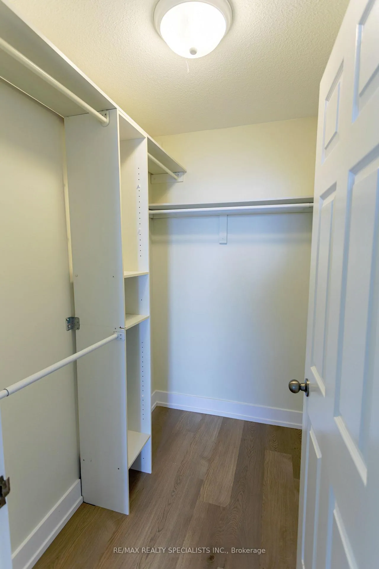 Photo 22 of Unit 708, 2511 Lakeshore Road W, Oakville, Bronte — HOMEH