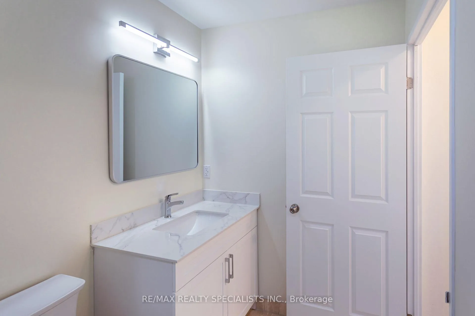 Photo 29 of Unit 708, 2511 Lakeshore Road W, Oakville, Bronte — HOMEH