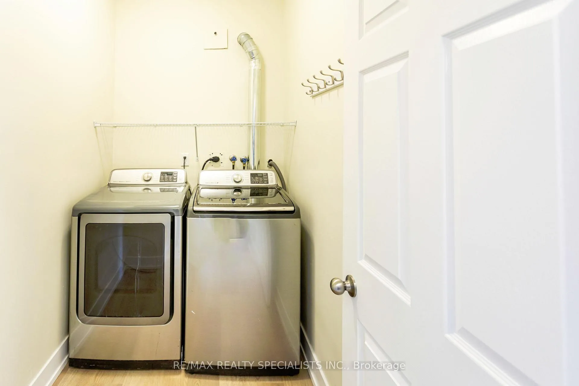 Photo 35 of Unit 708, 2511 Lakeshore Road W, Oakville, Bronte — HOMEH
