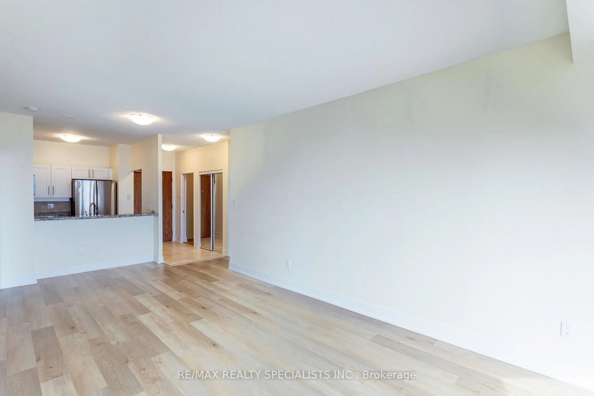 Photo 36 of Unit 708, 2511 Lakeshore Road W, Oakville, Bronte — HOMEH