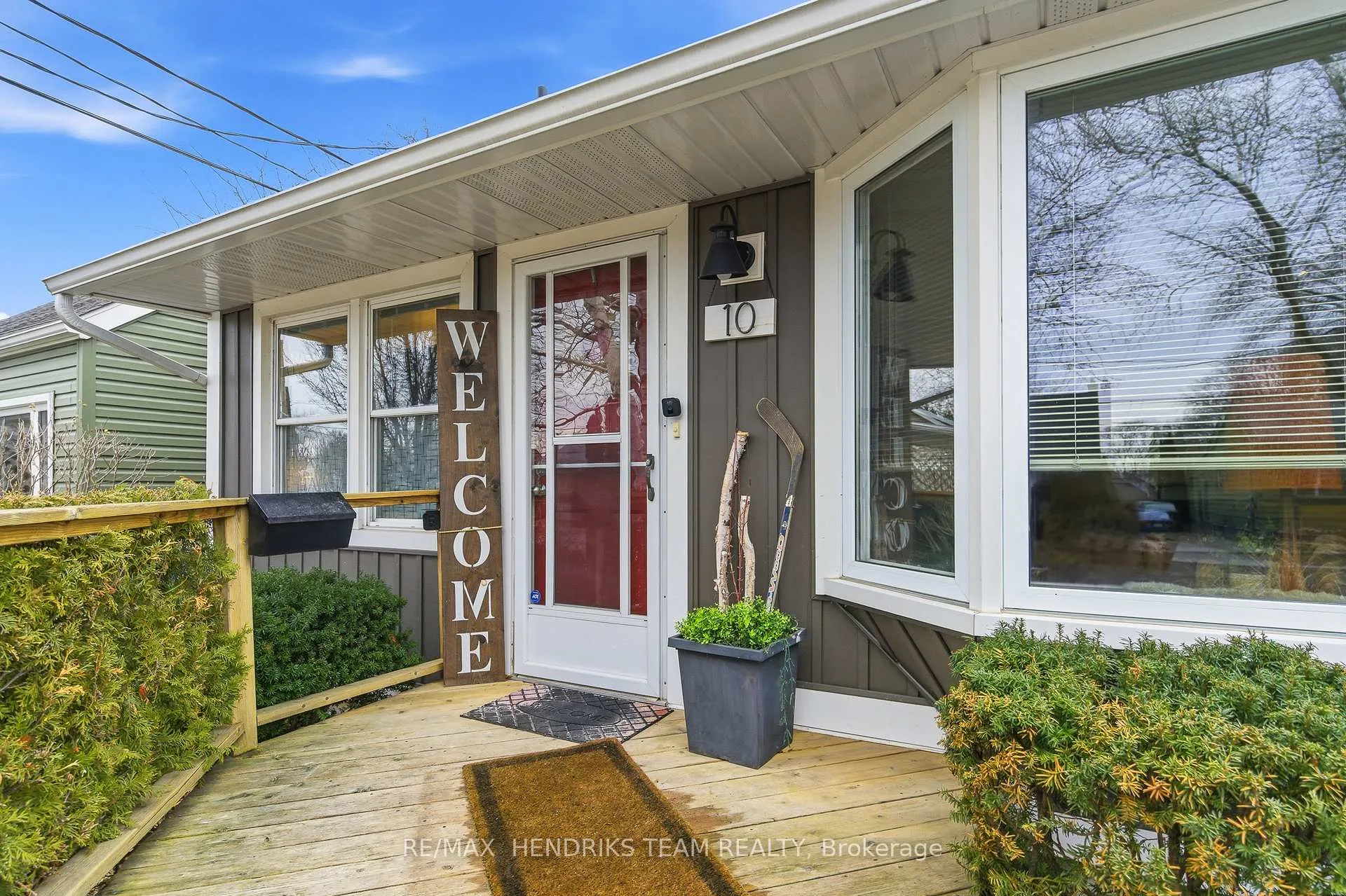Photo 3 of 10 Alice Street, St. Catharines, Haig — HOMEH