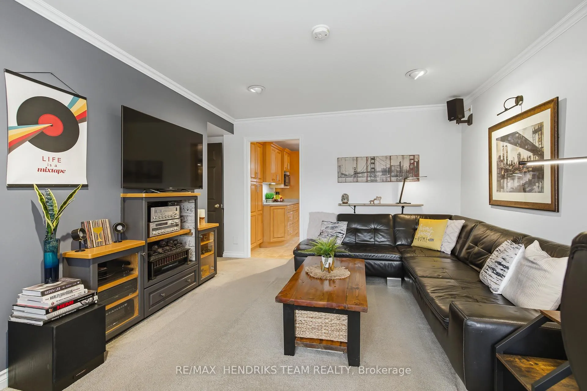 Photo 5 of 10 Alice Street, St. Catharines, Haig — HOMEH