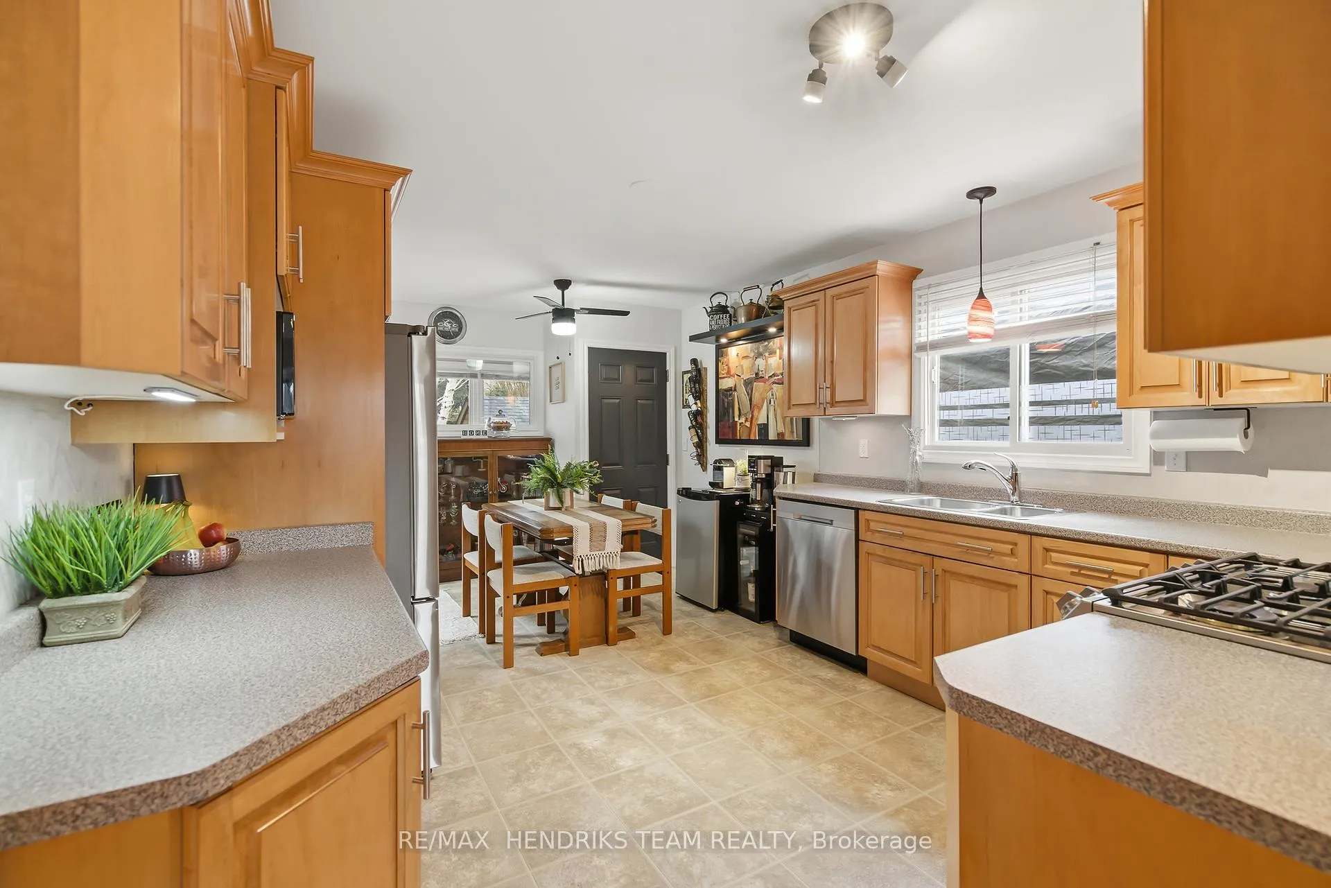Photo 7 of 10 Alice Street, St. Catharines, Haig — HOMEH