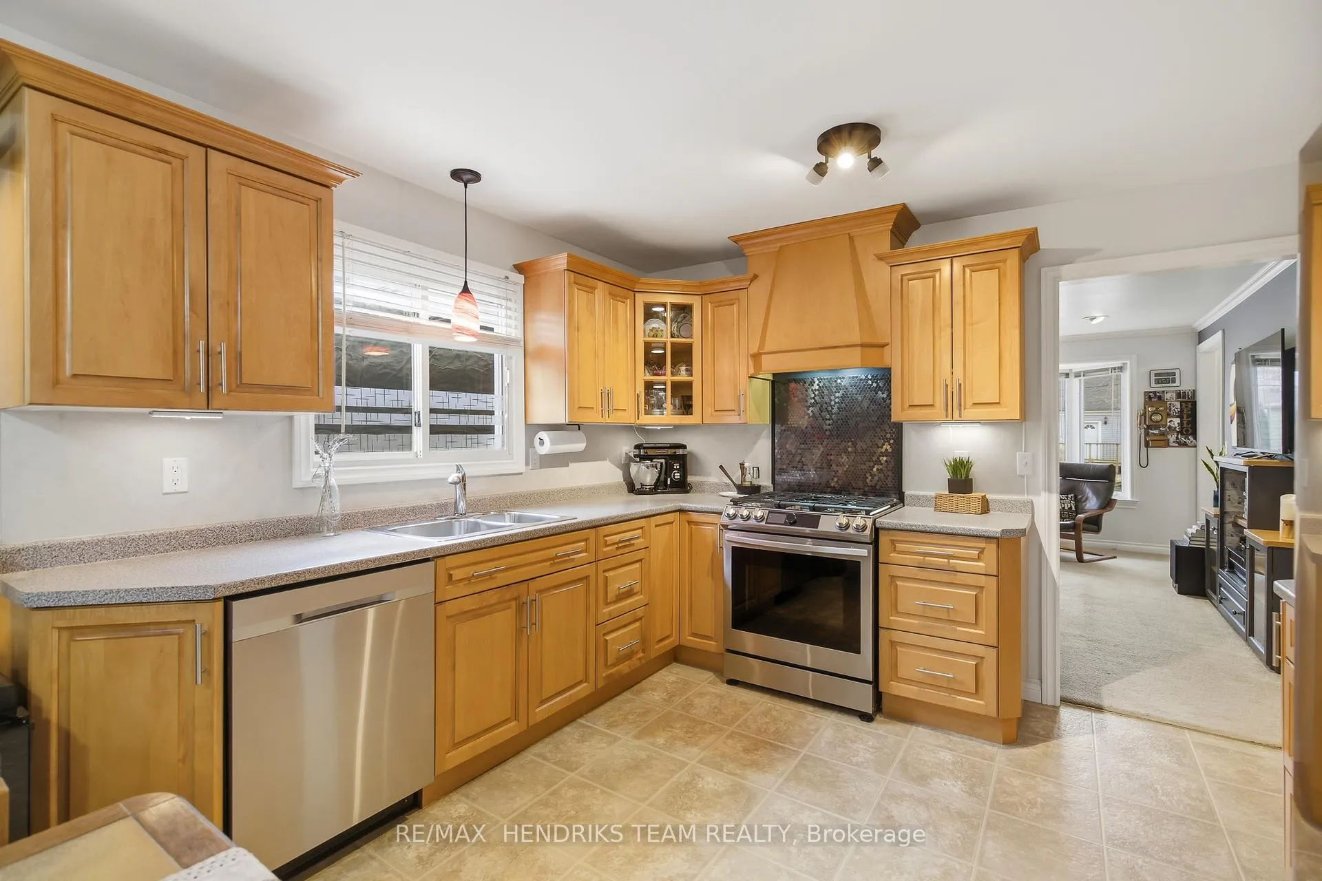 Photo 9 of 10 Alice Street, St. Catharines, Haig — HOMEH