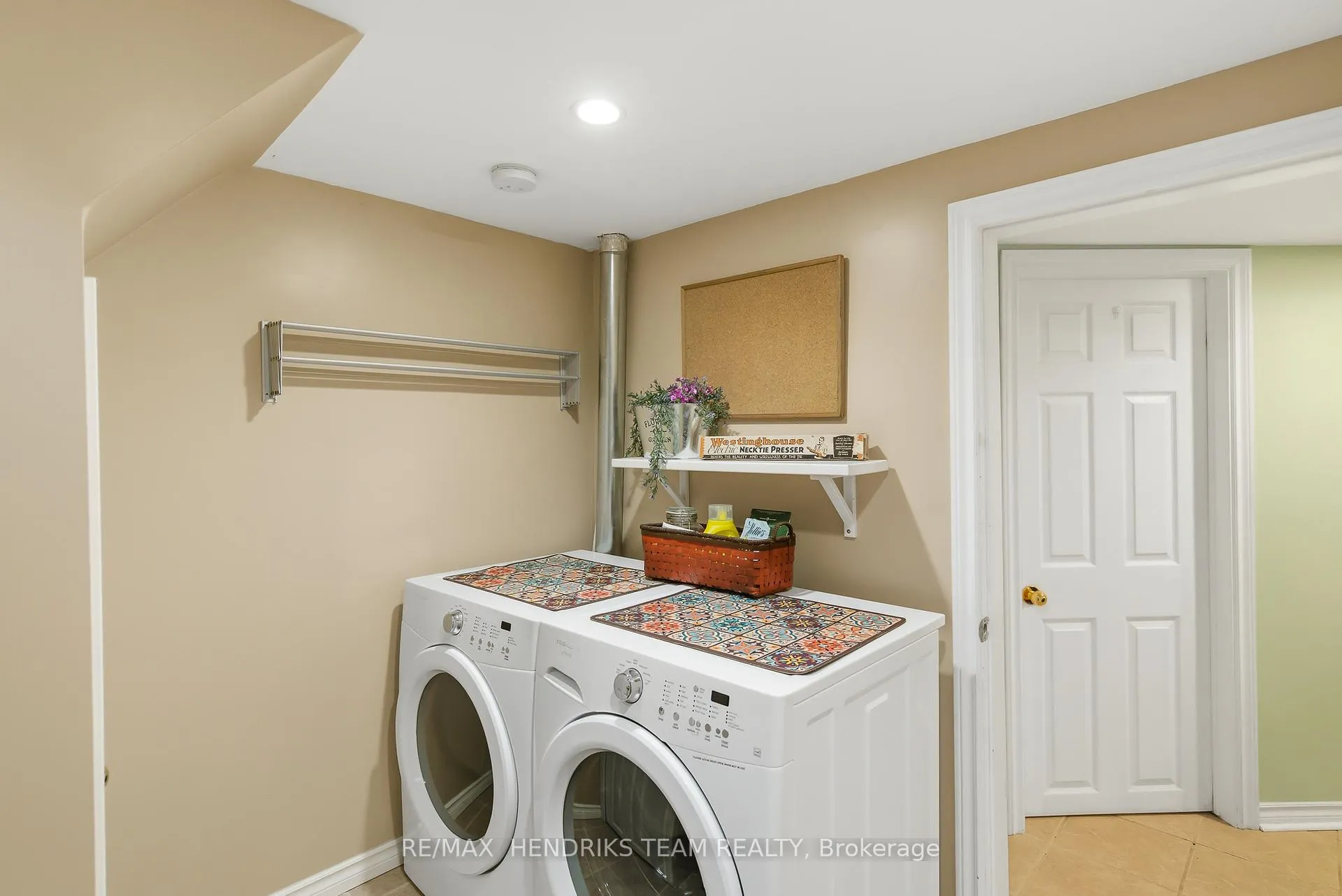 Photo 21 of 10 Alice Street, St. Catharines, Haig — HOMEH