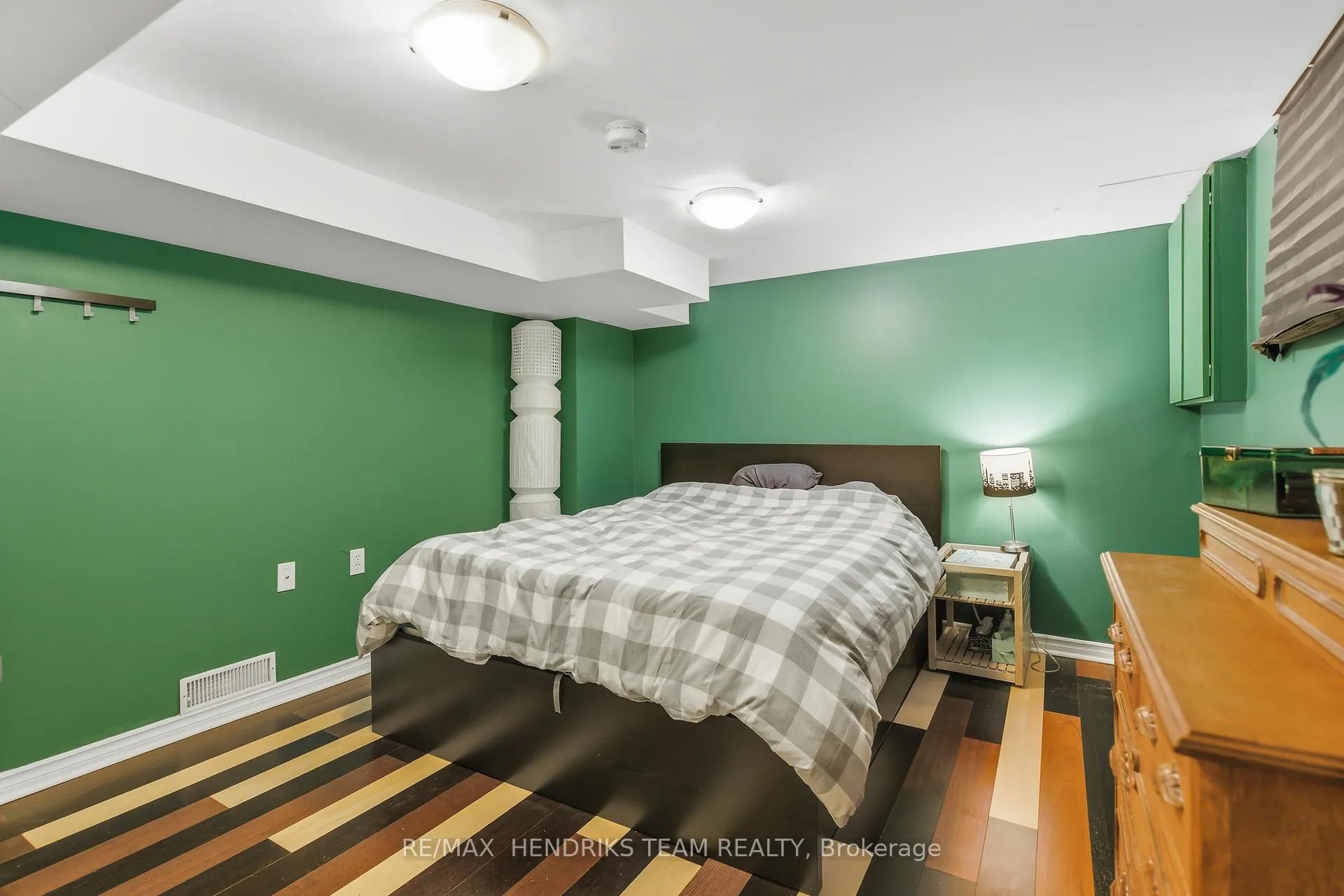 Photo 26 of 10 Alice Street, St. Catharines, Haig — HOMEH