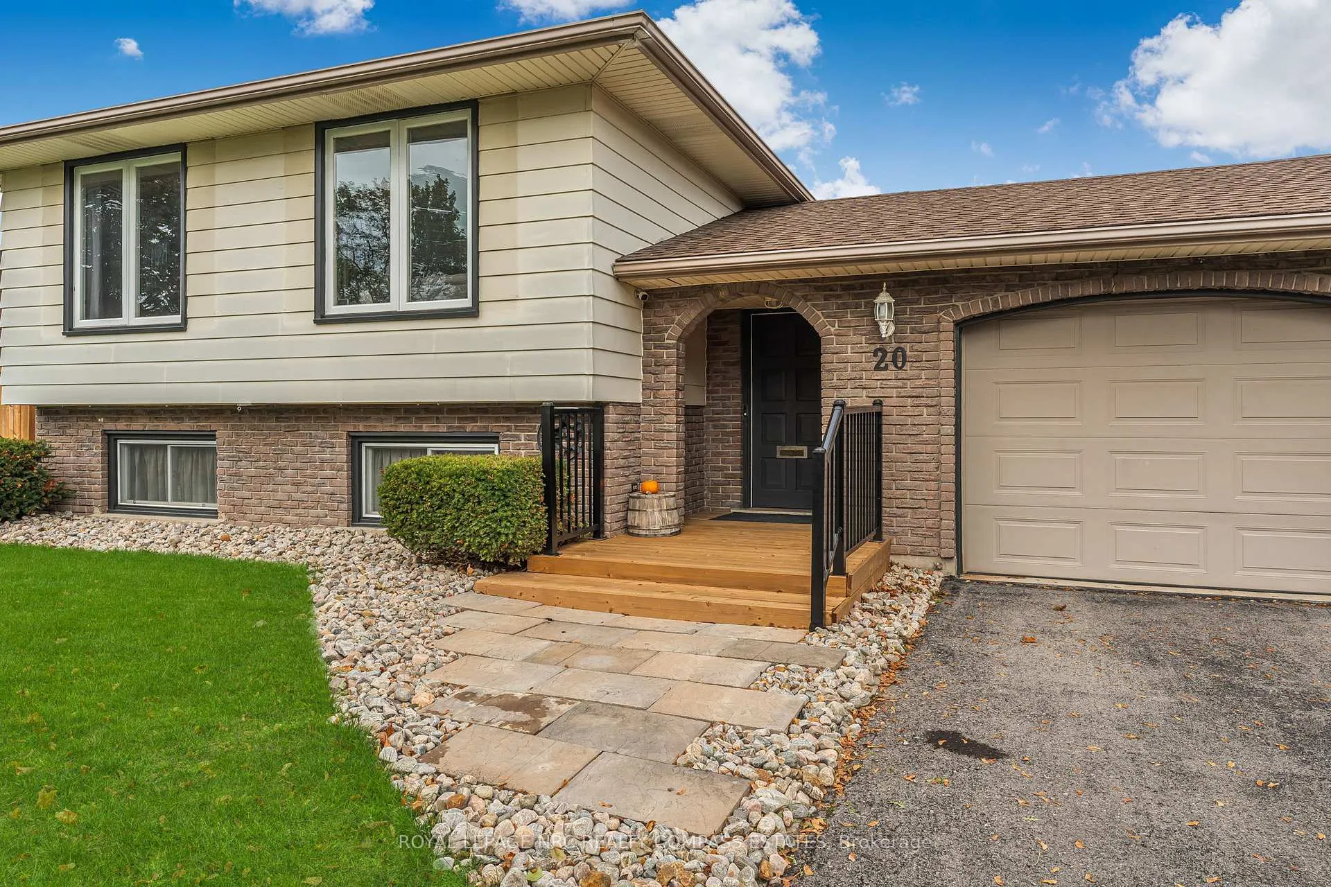 Photo 2 of 20 Prince Philip Drive, St. Catharines, Vine/Linwell — HOMEH