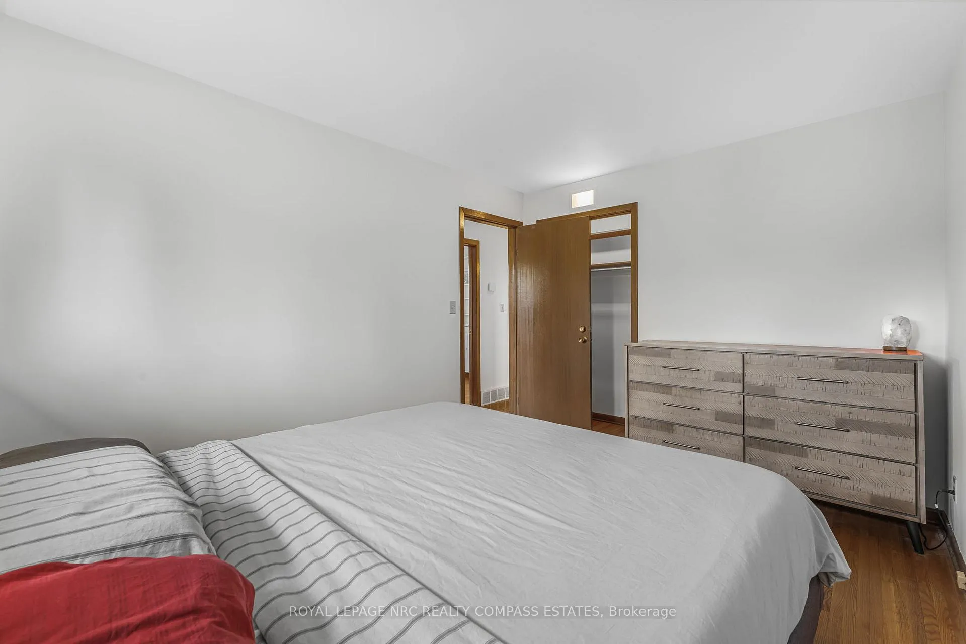 Photo 21 of 20 Prince Philip Drive, St. Catharines, Vine/Linwell — HOMEH