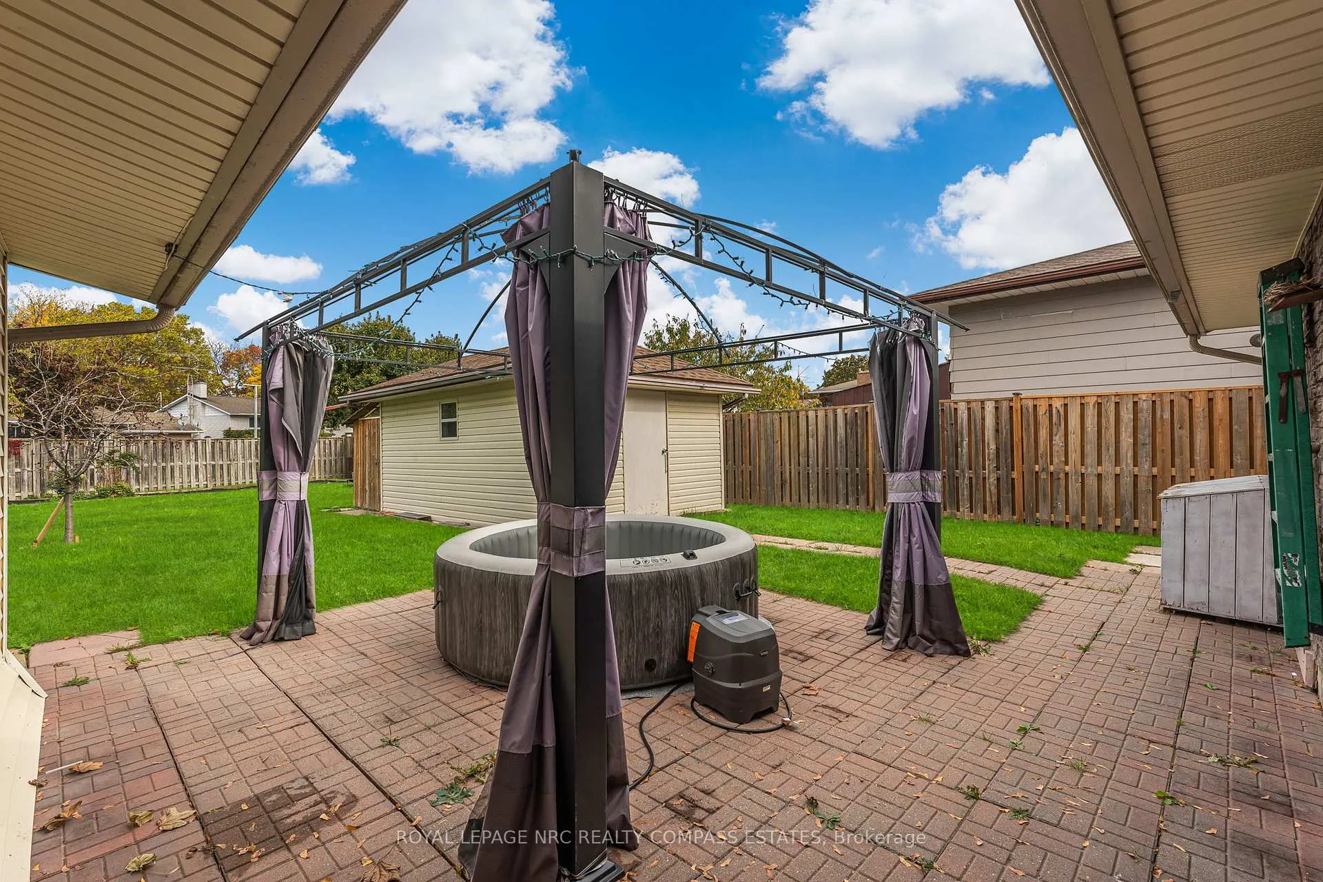 Photo 37 of 20 Prince Philip Drive, St. Catharines, Vine/Linwell — HOMEH