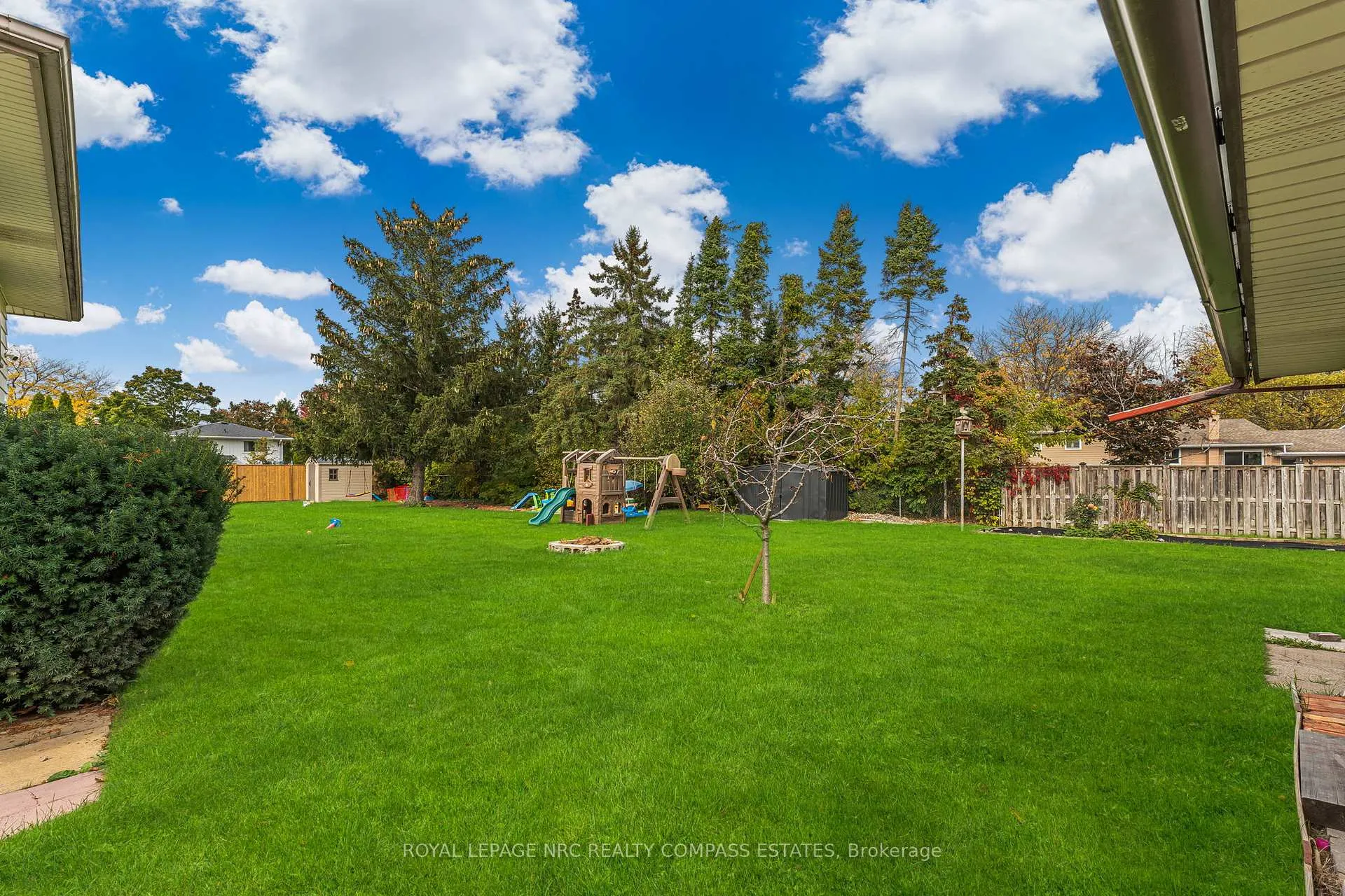 Photo 42 of 20 Prince Philip Drive, St. Catharines, Vine/Linwell — HOMEH