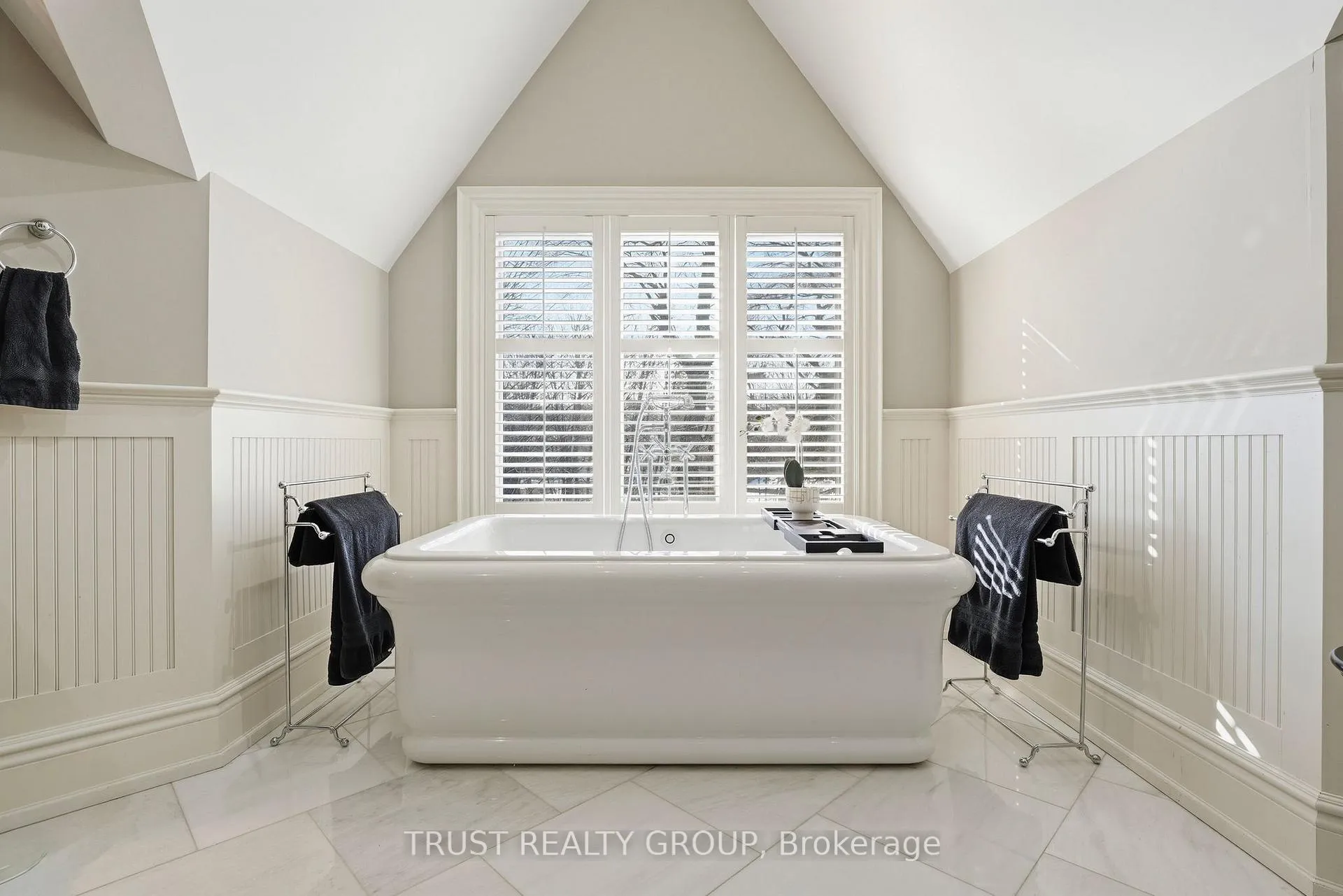 Photo 21 of 1372 Duncan Road, Oakville, Morrison — HOMEH