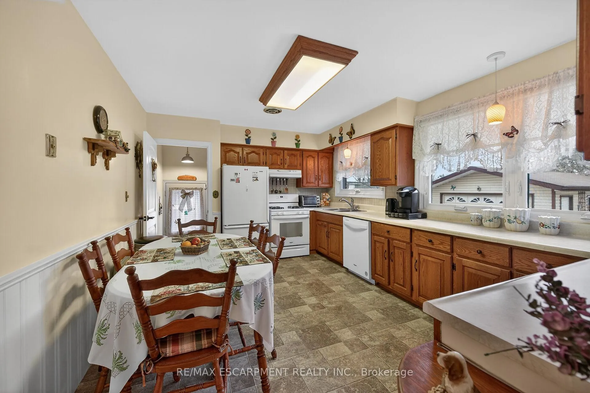 Photo 14 of 814 Cedar Street, Haldimand, Dunnville — HOMEH