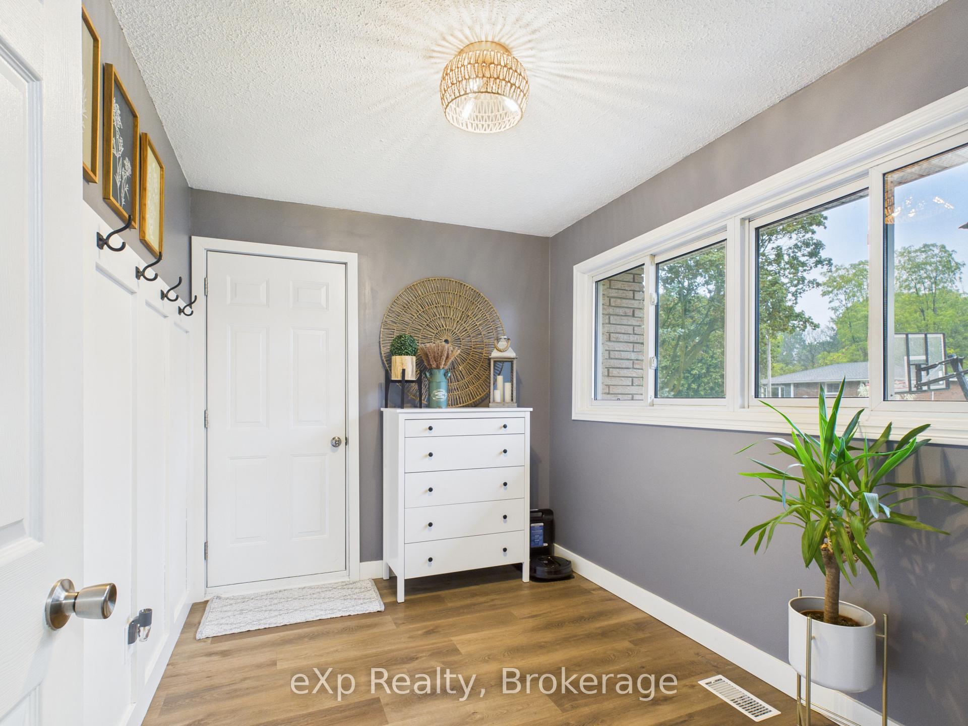 Photo 5 of 470 Williamsburg Street, Kincardine — HOMEH