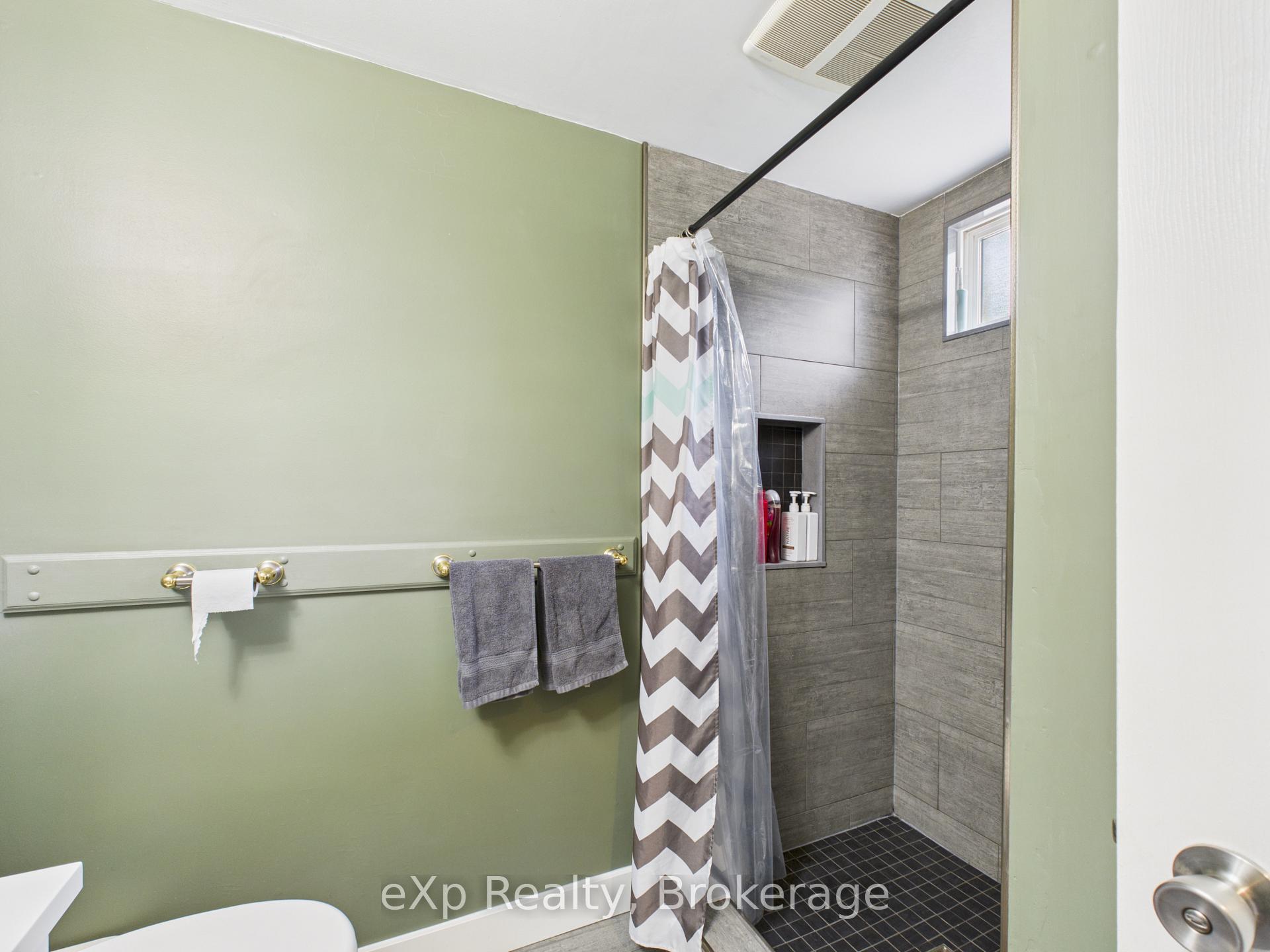 Photo 9 of 470 Williamsburg Street, Kincardine — HOMEH