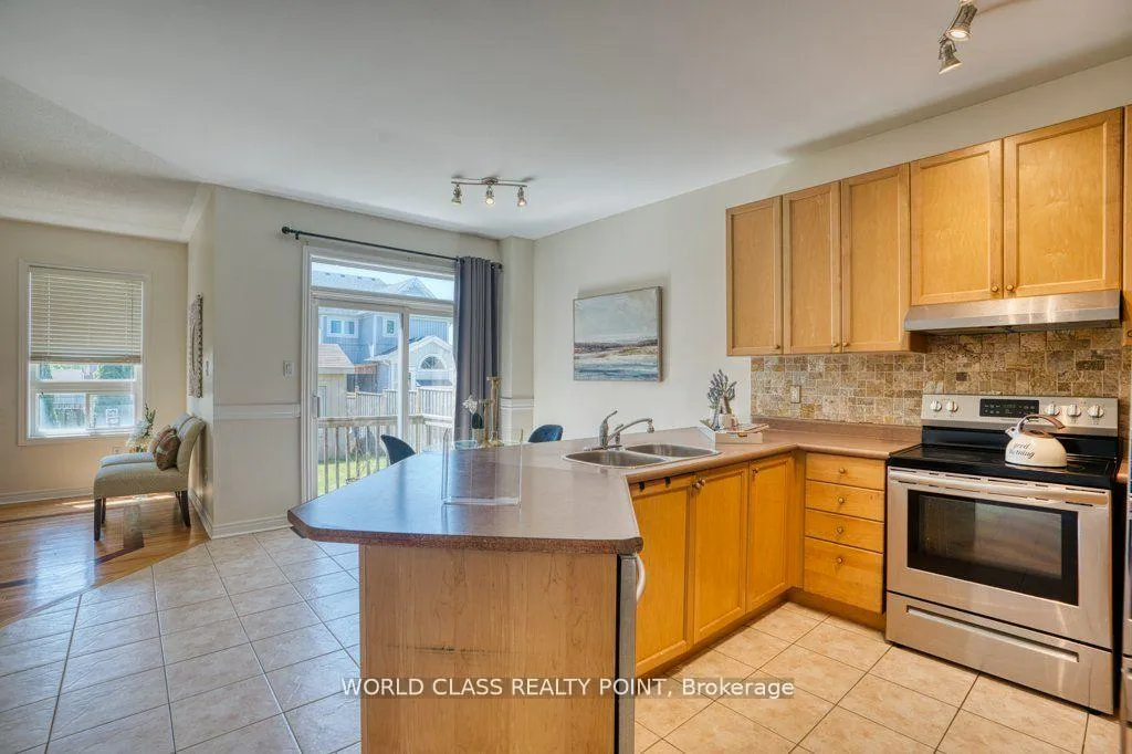 Photo 14 of 3 Hesham Drive, Whitby, Brooklin — HOMEH