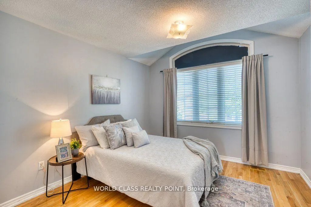 Photo 23 of 3 Hesham Drive, Whitby, Brooklin — HOMEH