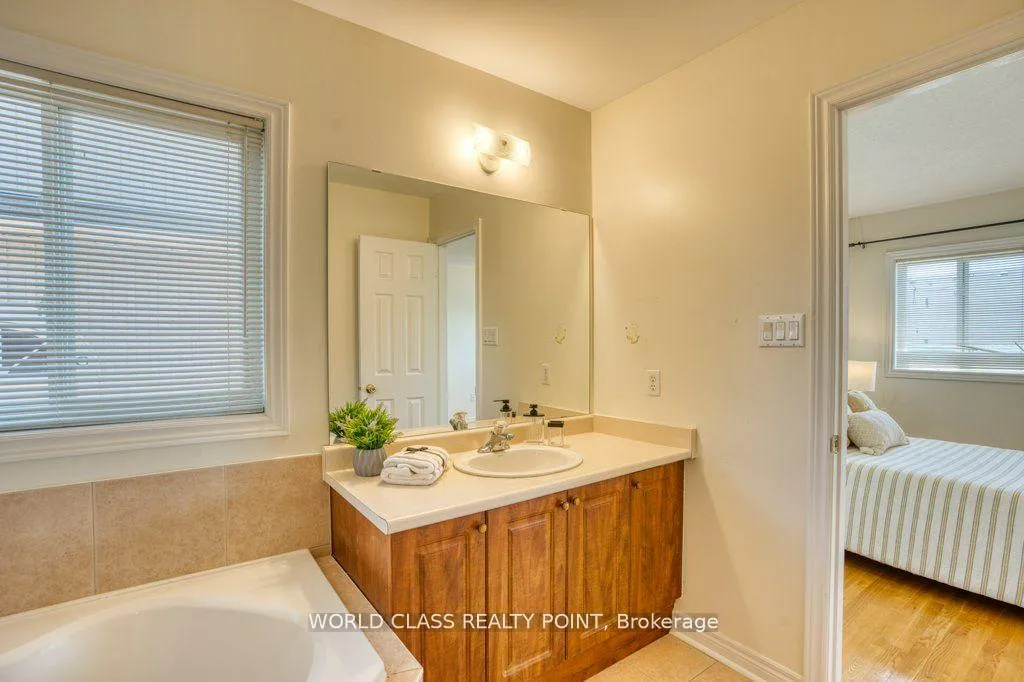 Photo 31 of 3 Hesham Drive, Whitby, Brooklin — HOMEH