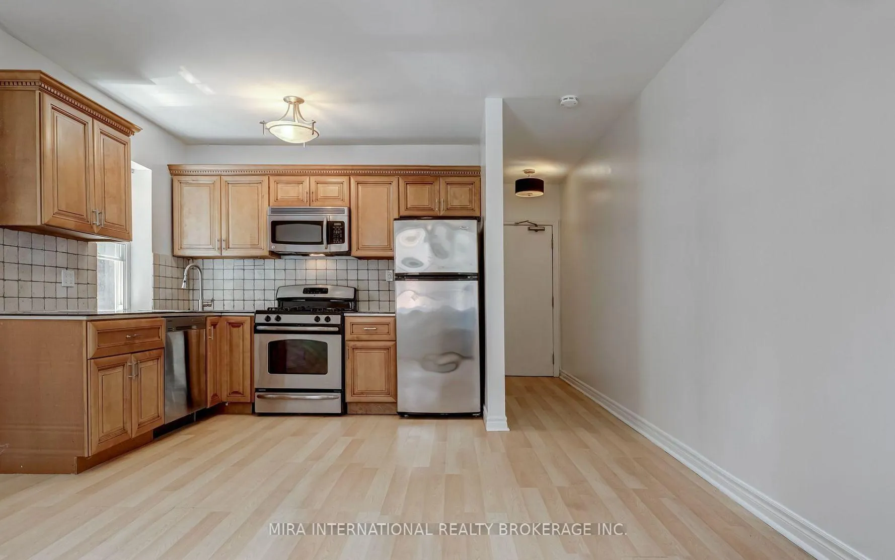 Photo 5 of Unit B2, 98 Leuty Avenue, Toronto, The Beaches — HOMEH