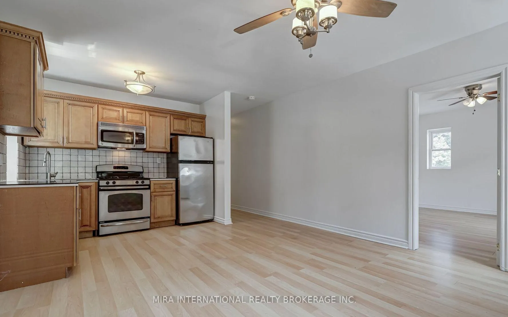 Photo 6 of Unit B2, 98 Leuty Avenue, Toronto, The Beaches — HOMEH