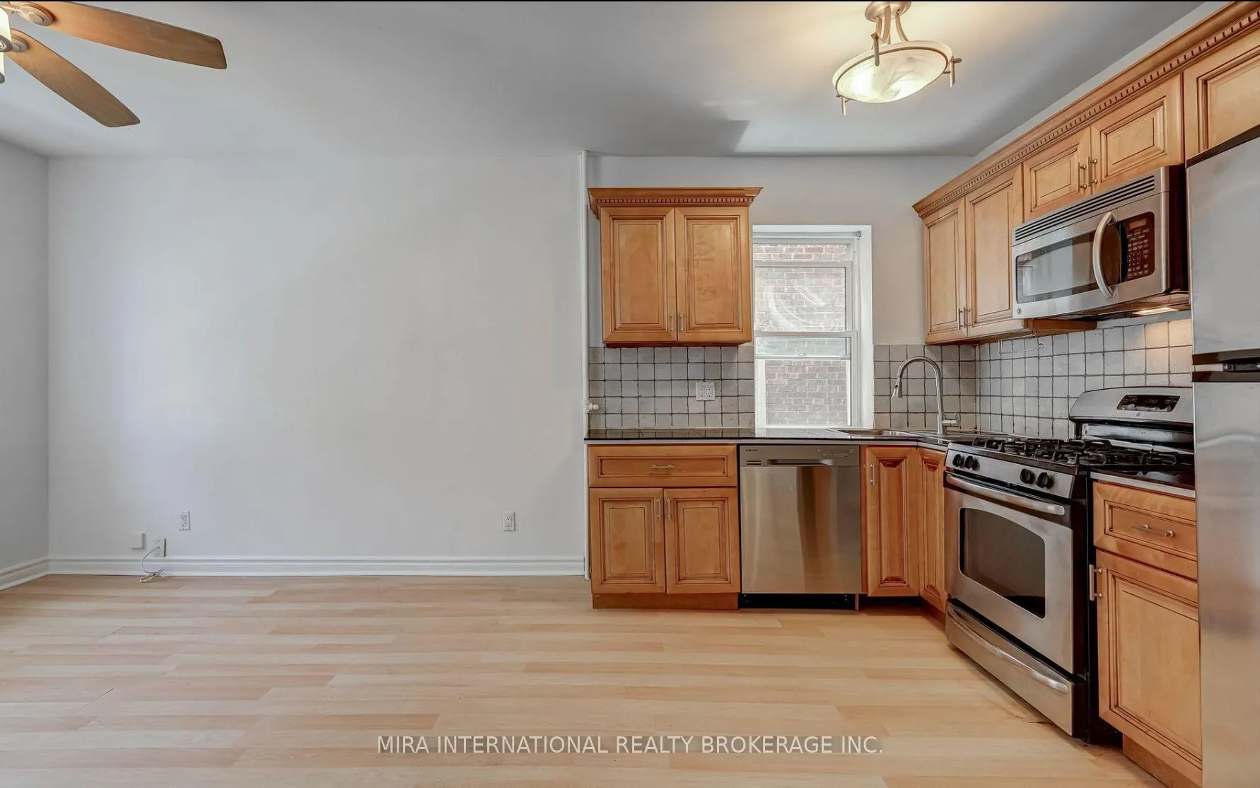 Photo 7 of Unit B2, 98 Leuty Avenue, Toronto, The Beaches — HOMEH