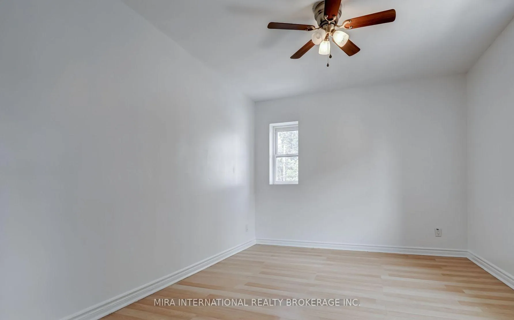 Photo 8 of Unit B2, 98 Leuty Avenue, Toronto, The Beaches — HOMEH