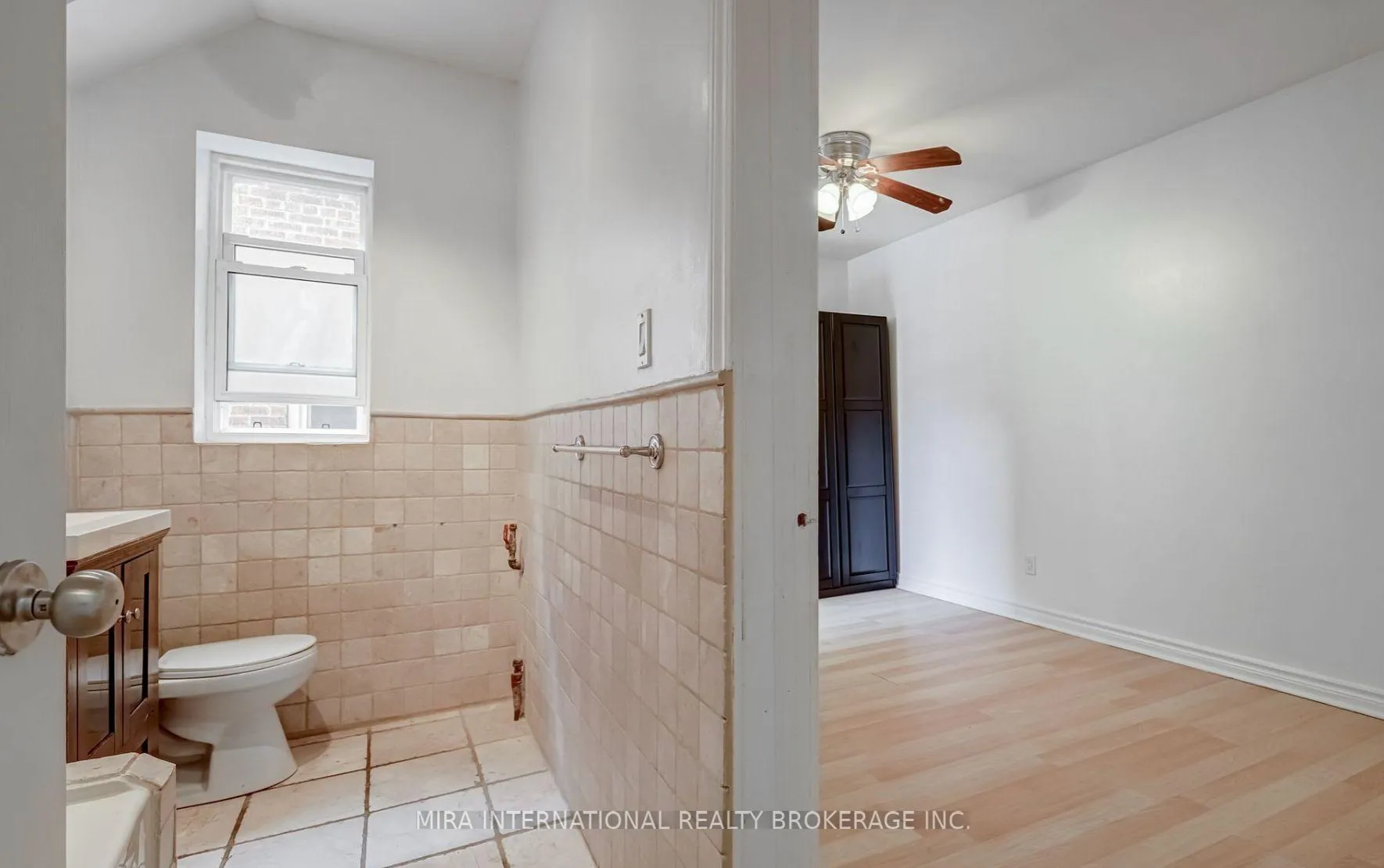Photo 11 of Unit B2, 98 Leuty Avenue, Toronto, The Beaches — HOMEH