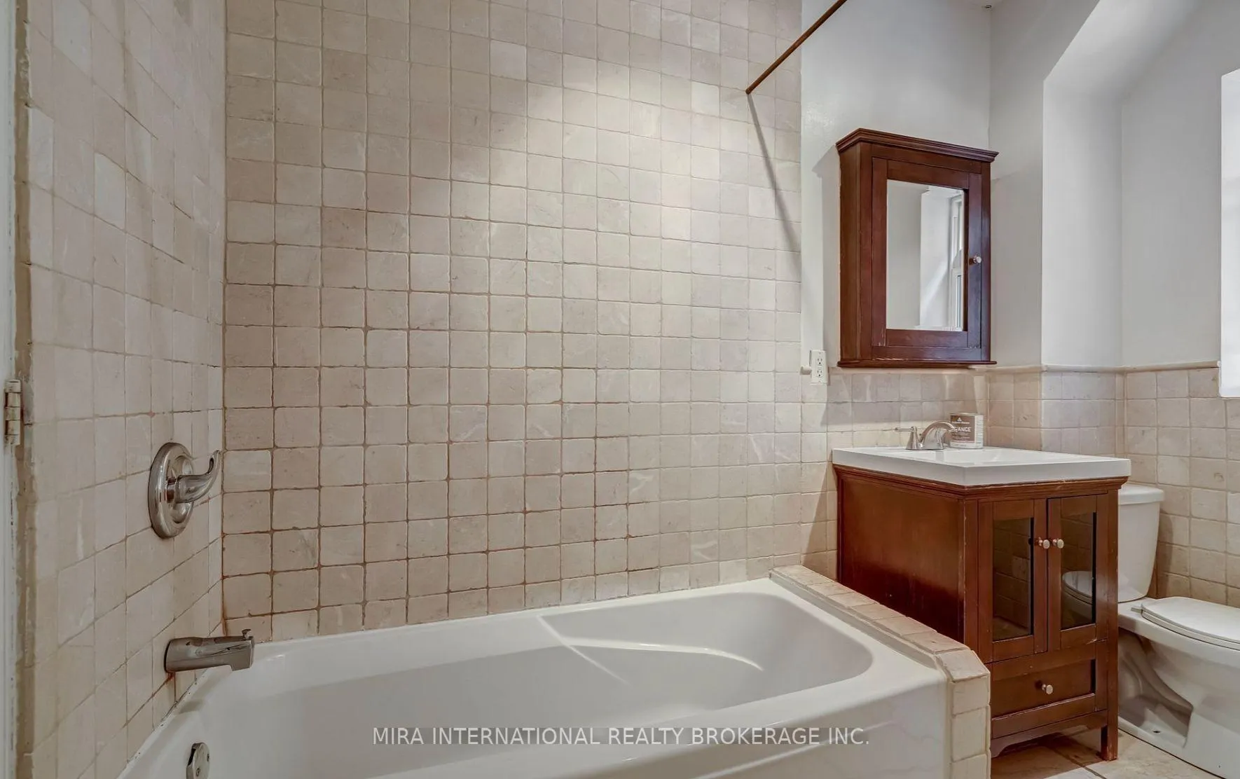 Photo 12 of Unit B2, 98 Leuty Avenue, Toronto, The Beaches — HOMEH