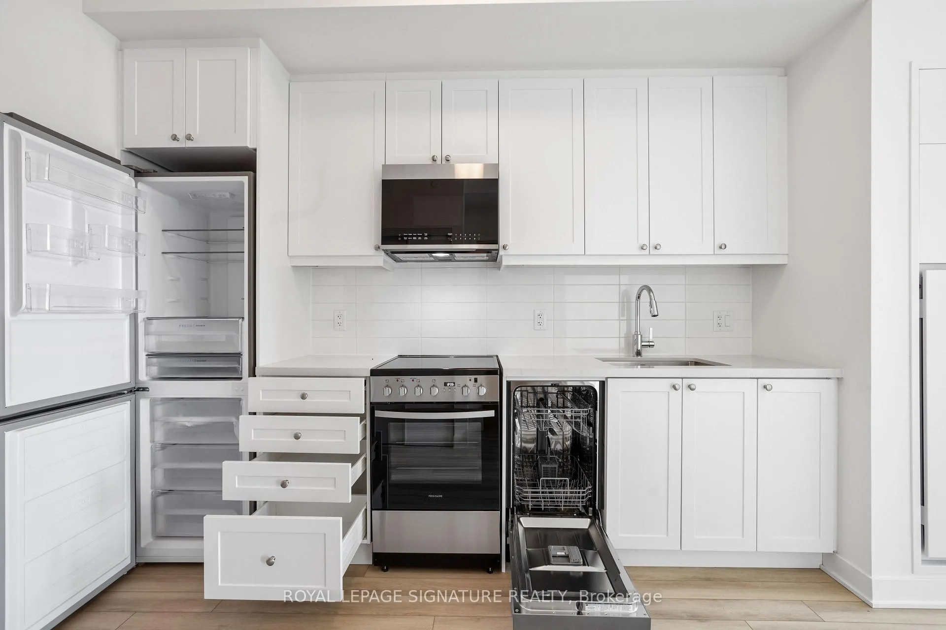 Photo 4 of Unit 430, 51 Clarington Boulevard, Clarington, Bowmanville — HOMEH