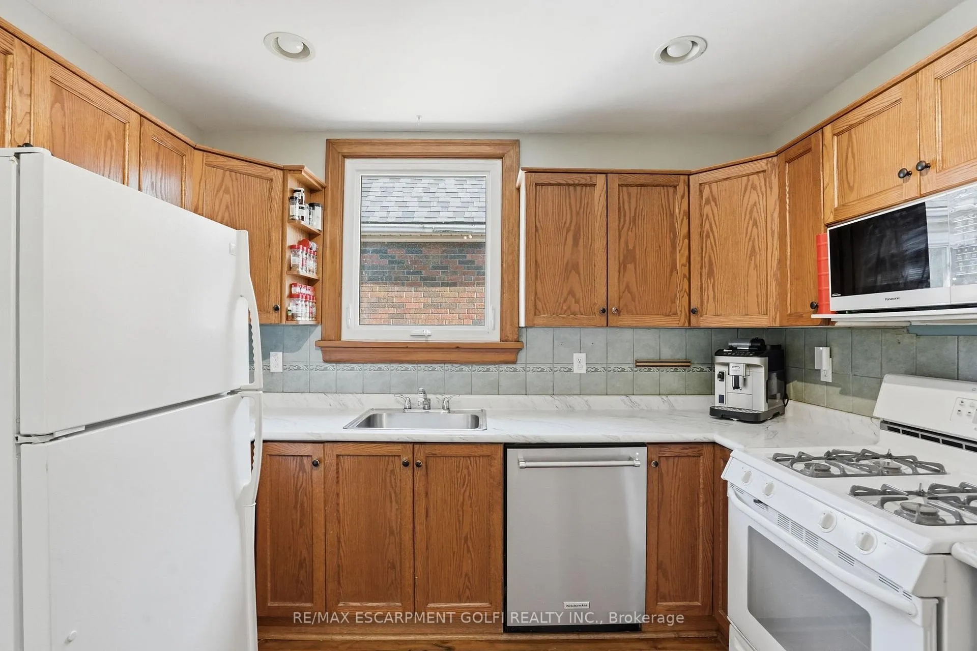 Photo 10 of 256 Stanley Avenue, Hamilton, Kirkendall — HOMEH