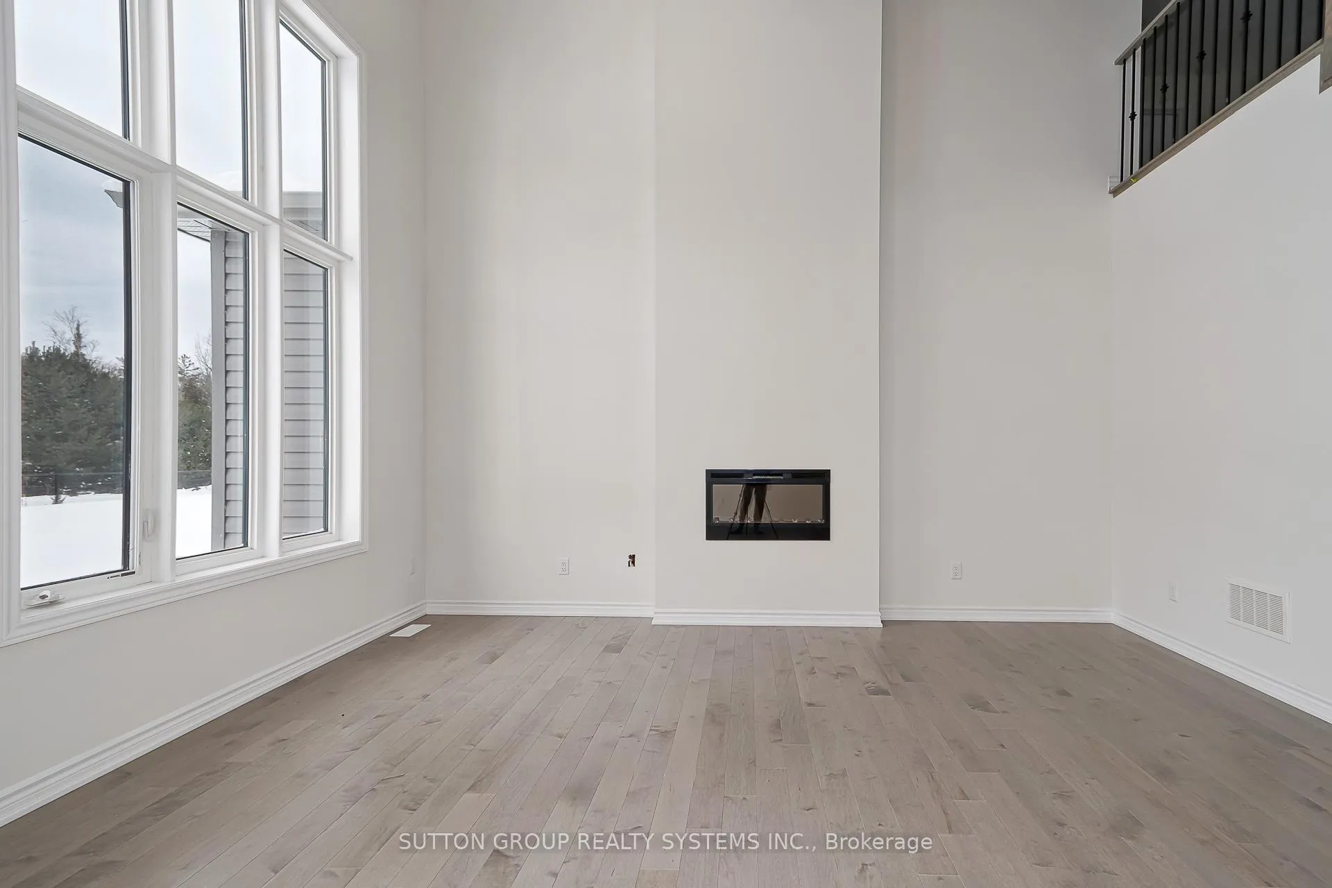 Photo 3 of 146 Roseanne Circle, Wasaga Beach — HOMEH