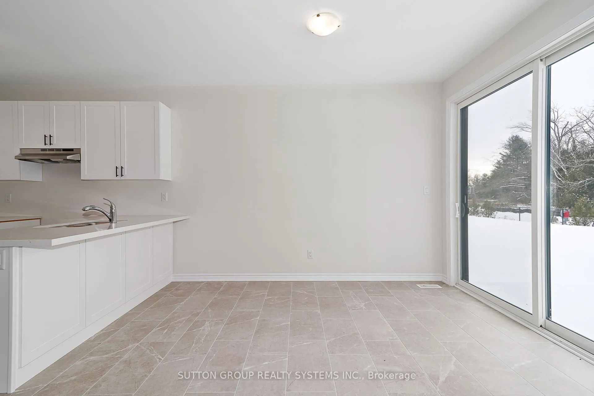 Photo 8 of 146 Roseanne Circle, Wasaga Beach — HOMEH