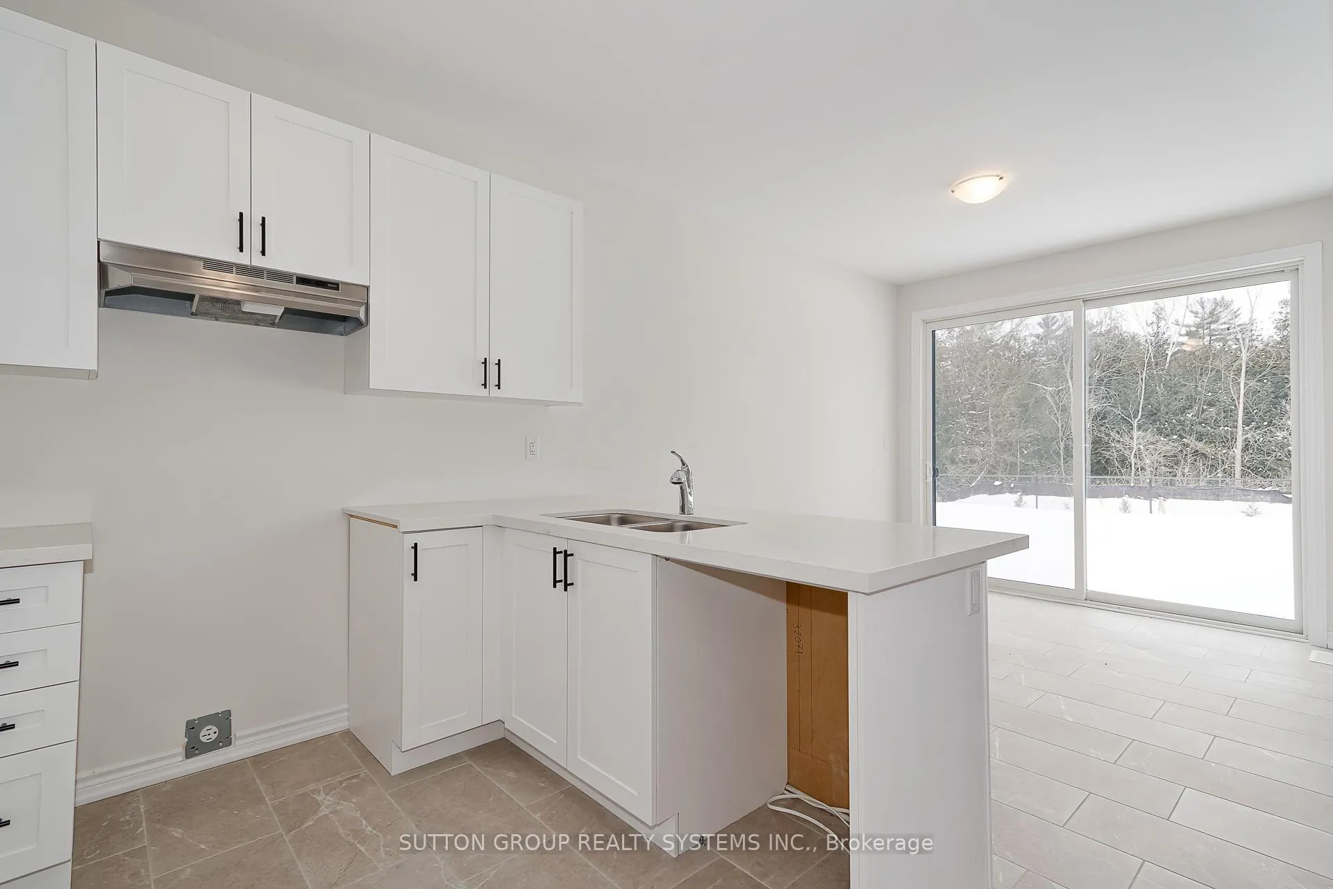 Photo 10 of 146 Roseanne Circle, Wasaga Beach — HOMEH