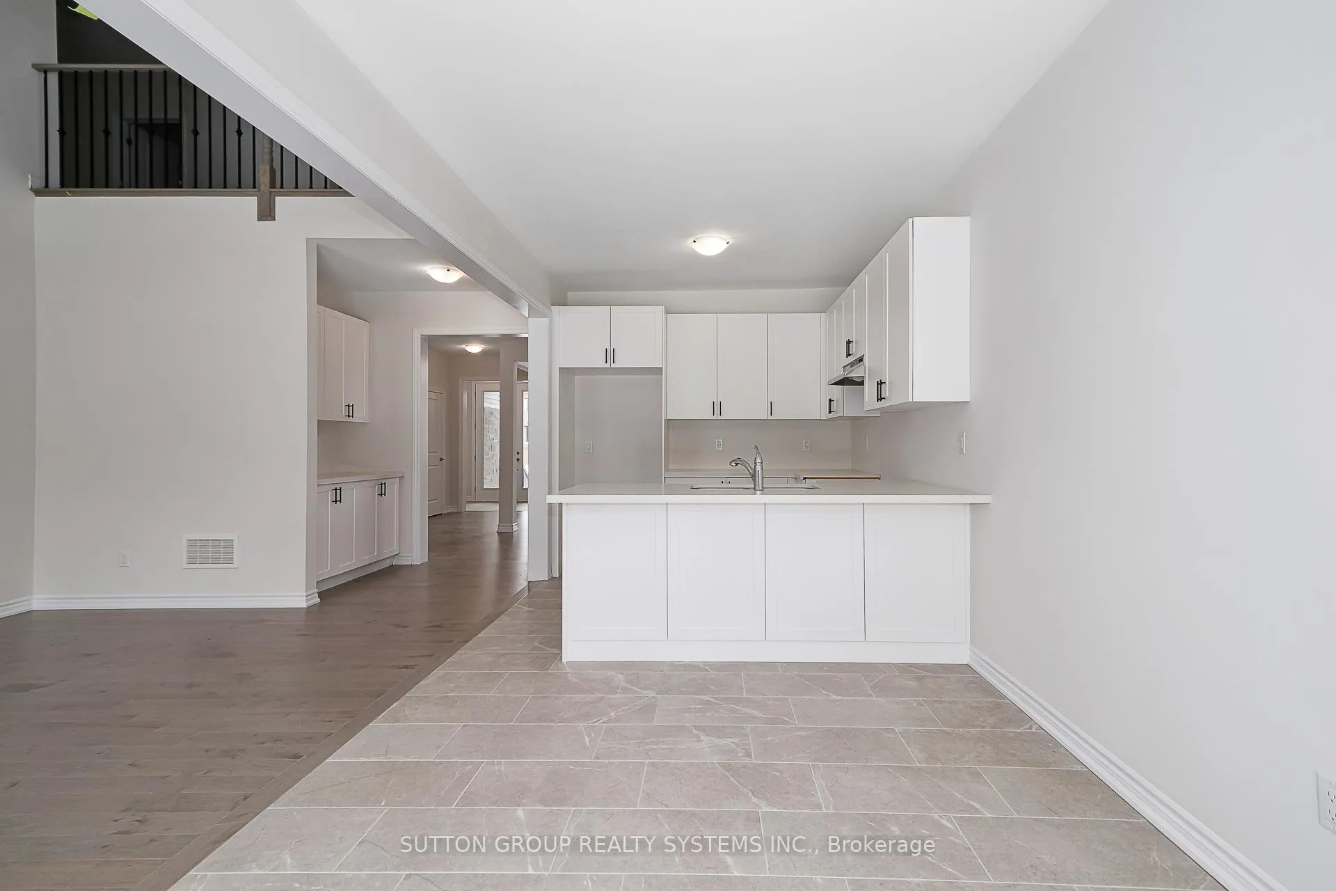 Photo 11 of 146 Roseanne Circle, Wasaga Beach — HOMEH