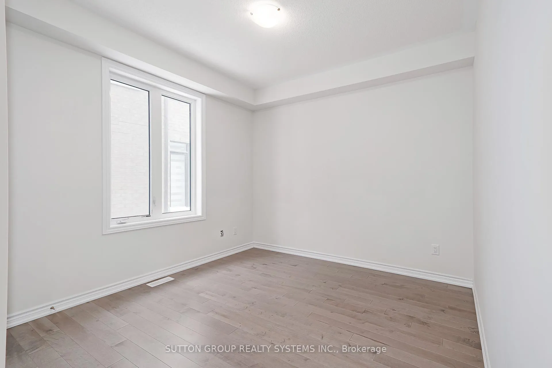 Photo 13 of 146 Roseanne Circle, Wasaga Beach — HOMEH