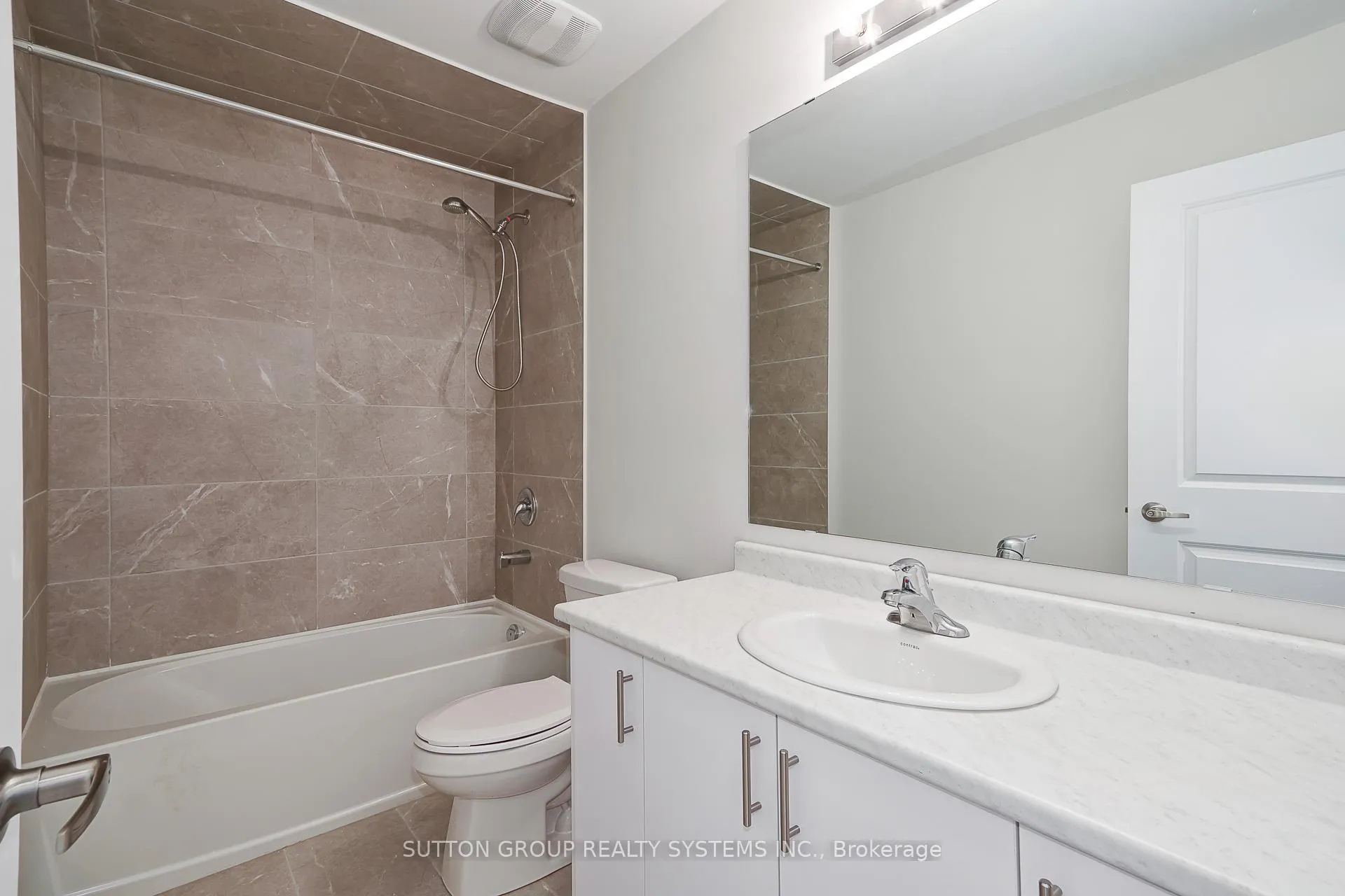 Photo 15 of 146 Roseanne Circle, Wasaga Beach — HOMEH