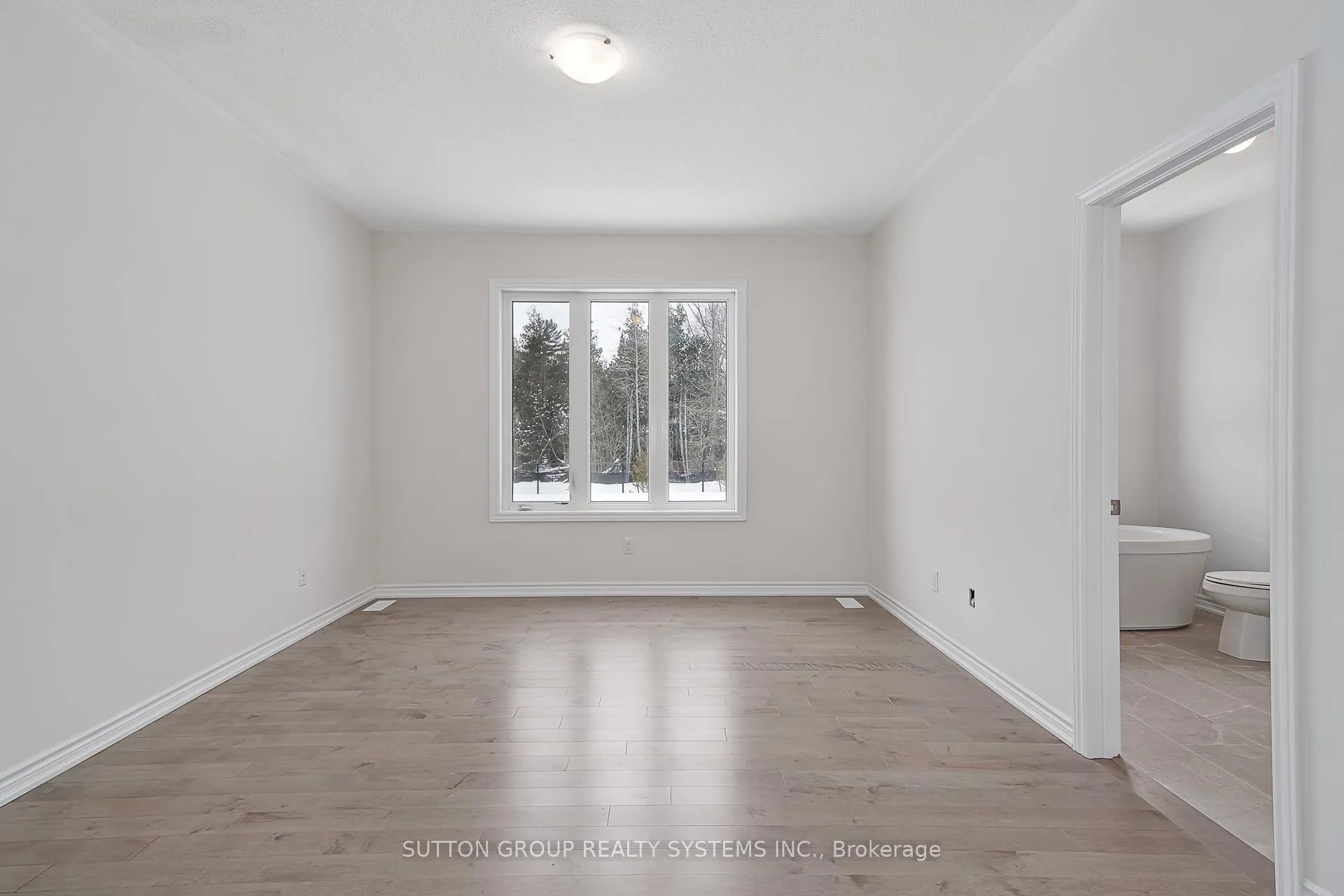 Photo 18 of 146 Roseanne Circle, Wasaga Beach — HOMEH