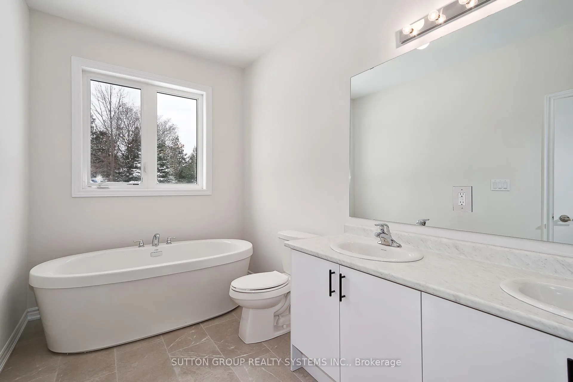 Photo 21 of 146 Roseanne Circle, Wasaga Beach — HOMEH