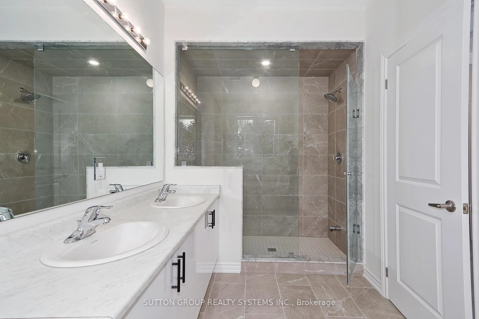 Photo 22 of 146 Roseanne Circle, Wasaga Beach — HOMEH