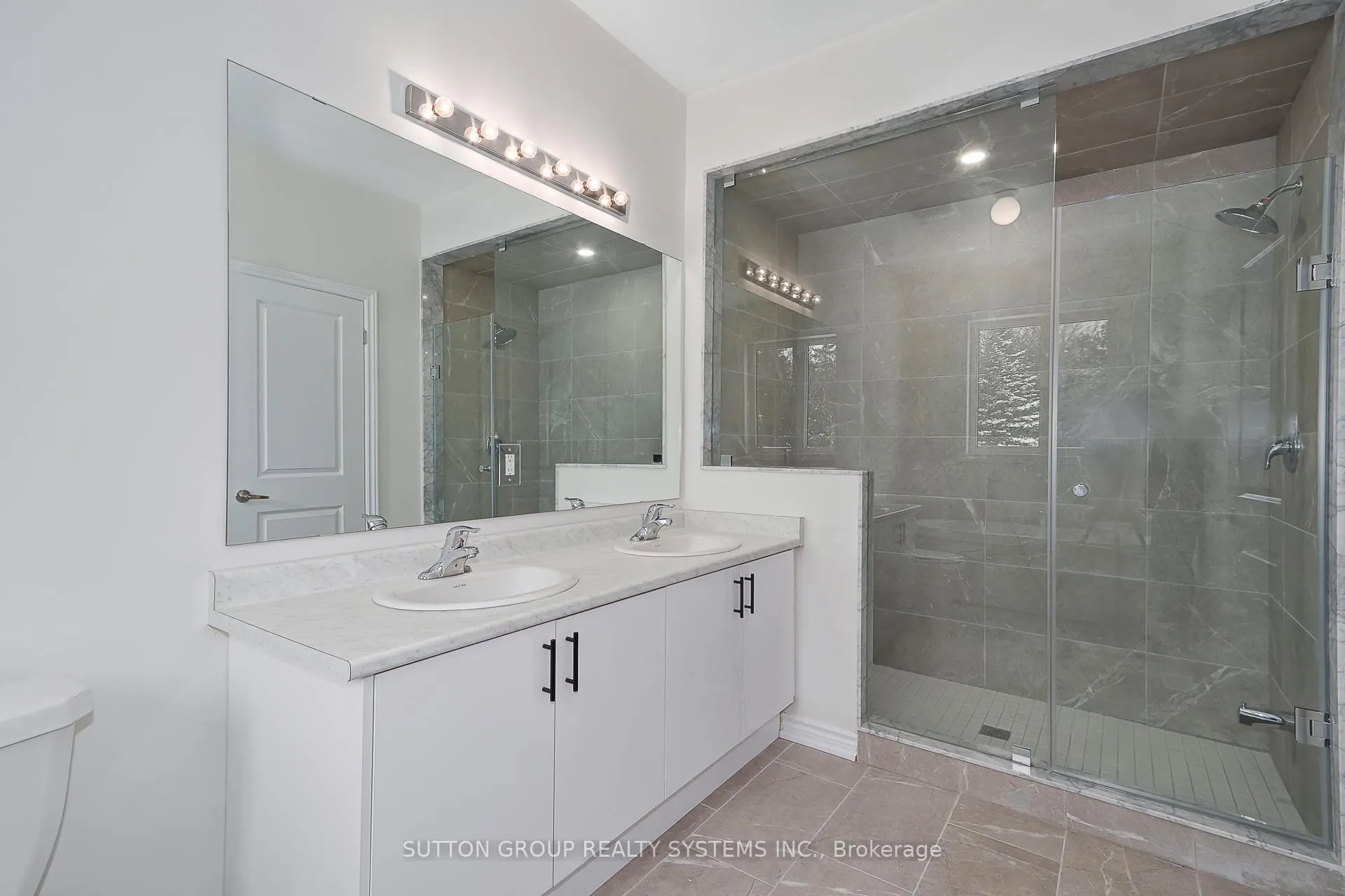 Photo 23 of 146 Roseanne Circle, Wasaga Beach — HOMEH