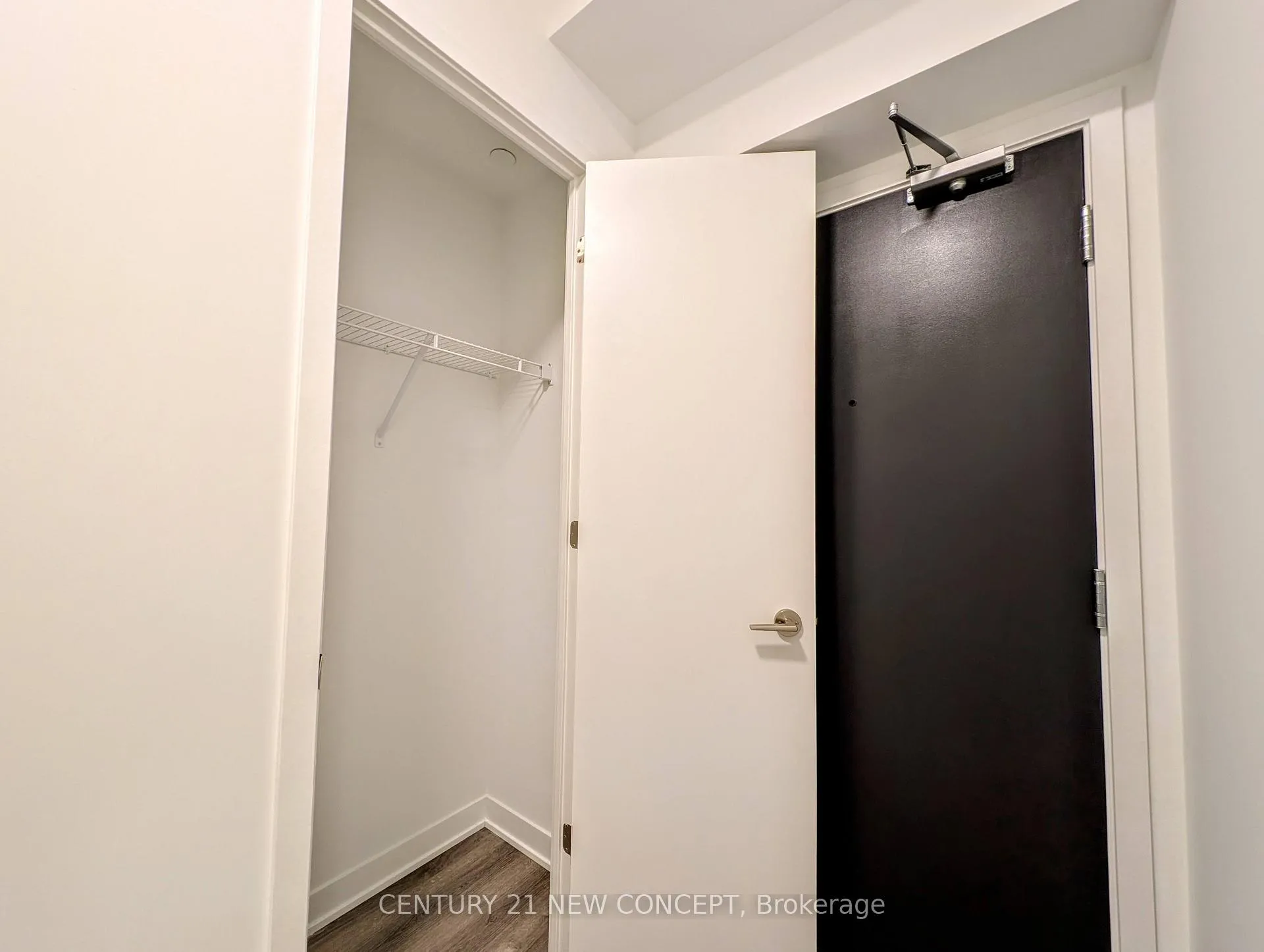 Photo 3 of Unit 1807, 180 Front Street E, Toronto, Moss Park — HOMEH