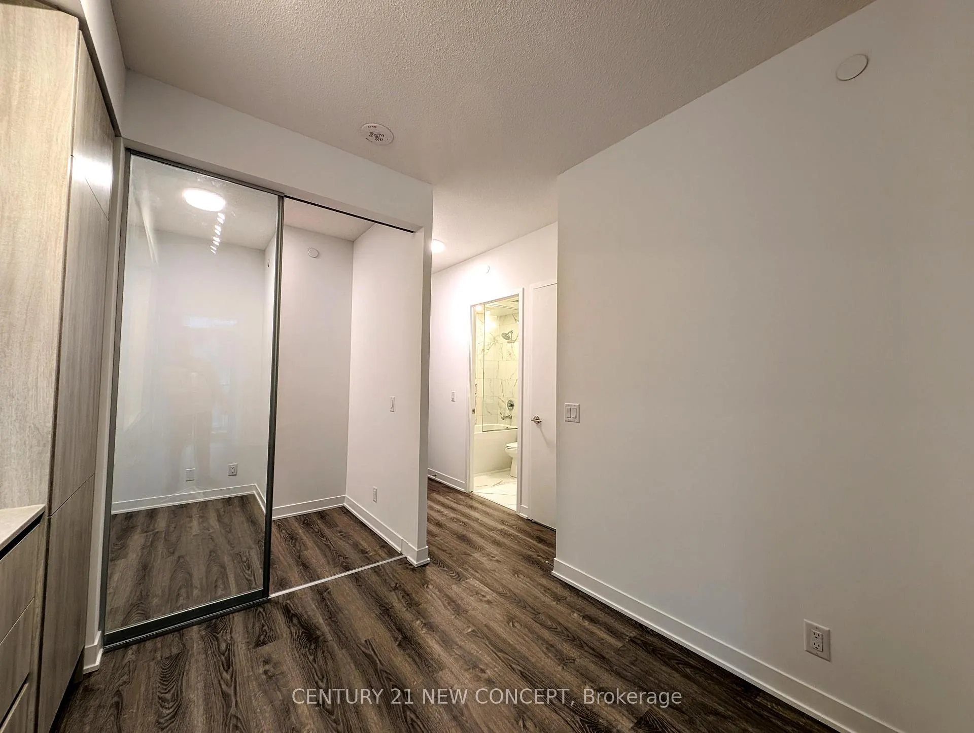 Photo 8 of Unit 1807, 180 Front Street E, Toronto, Moss Park — HOMEH