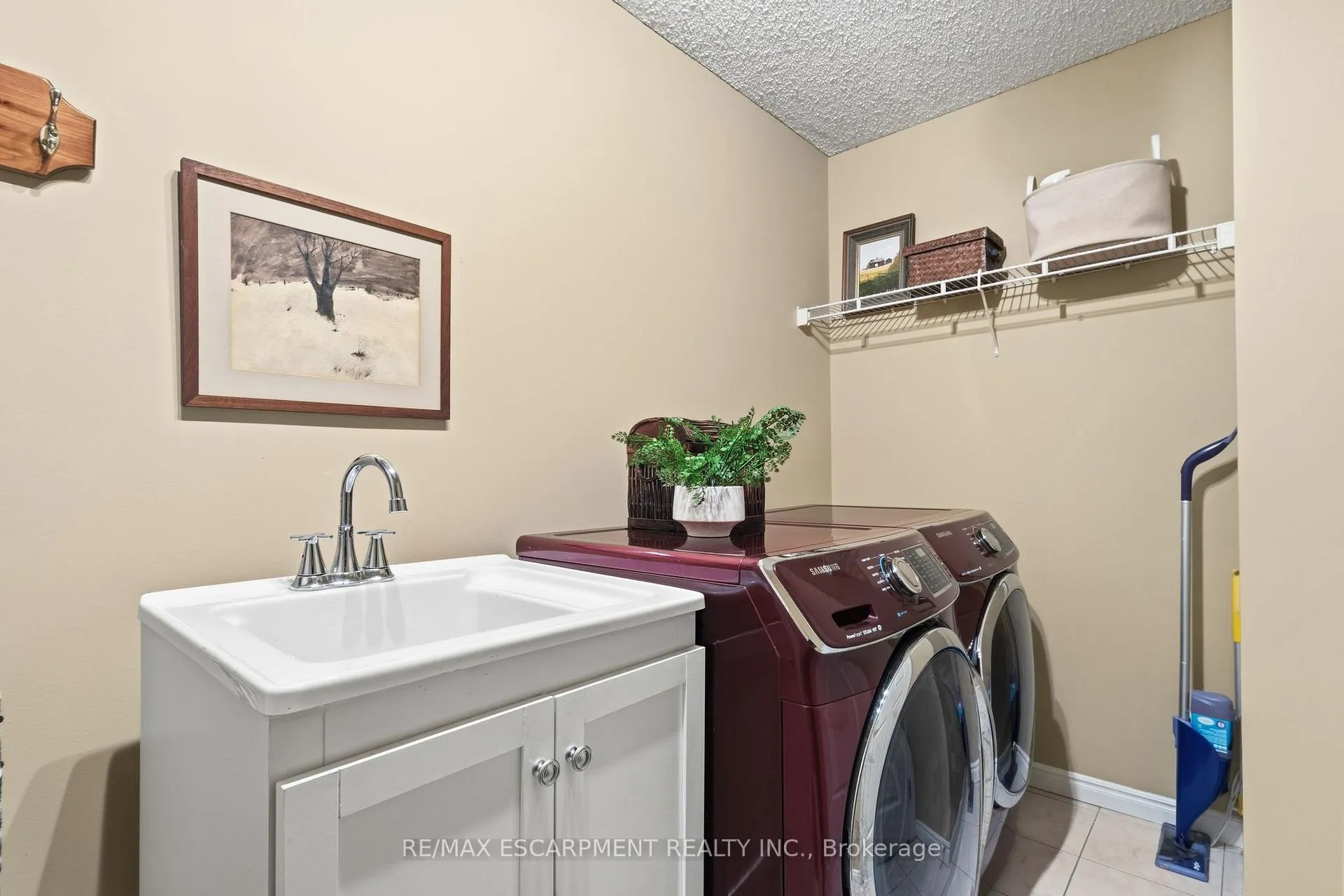Photo 13 of Unit 19, 1205 Lamb's Court, Burlington, Brant — HOMEH