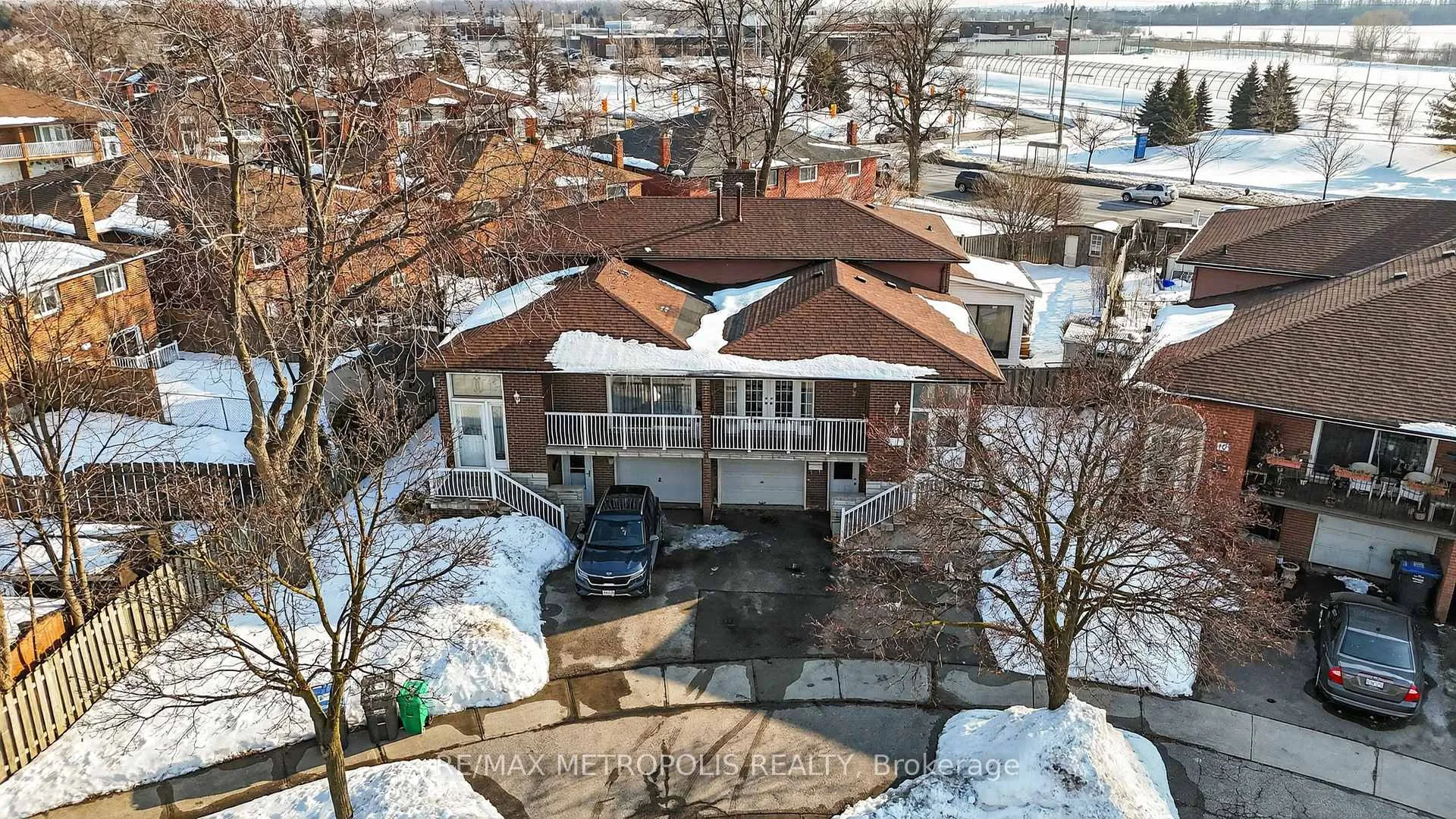 Photo 38 of 8 Roseville Drive, Brampton, Brampton South — HOMEH
