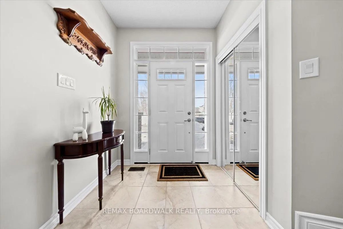 Photo 3 of 130 Pinelock Street, Ottawa, Kanata - Emerald Meadows/Trailwest — HOMEH