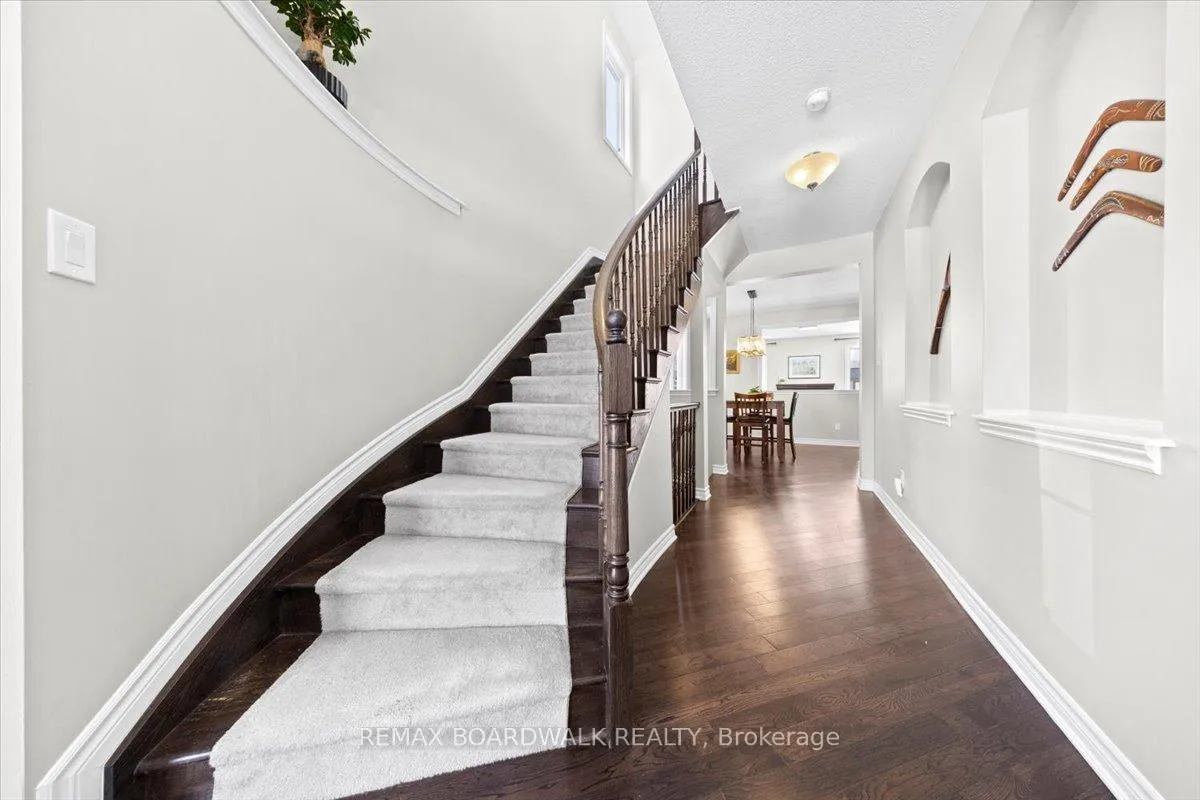 Photo 4 of 130 Pinelock Street, Ottawa, Kanata - Emerald Meadows/Trailwest — HOMEH
