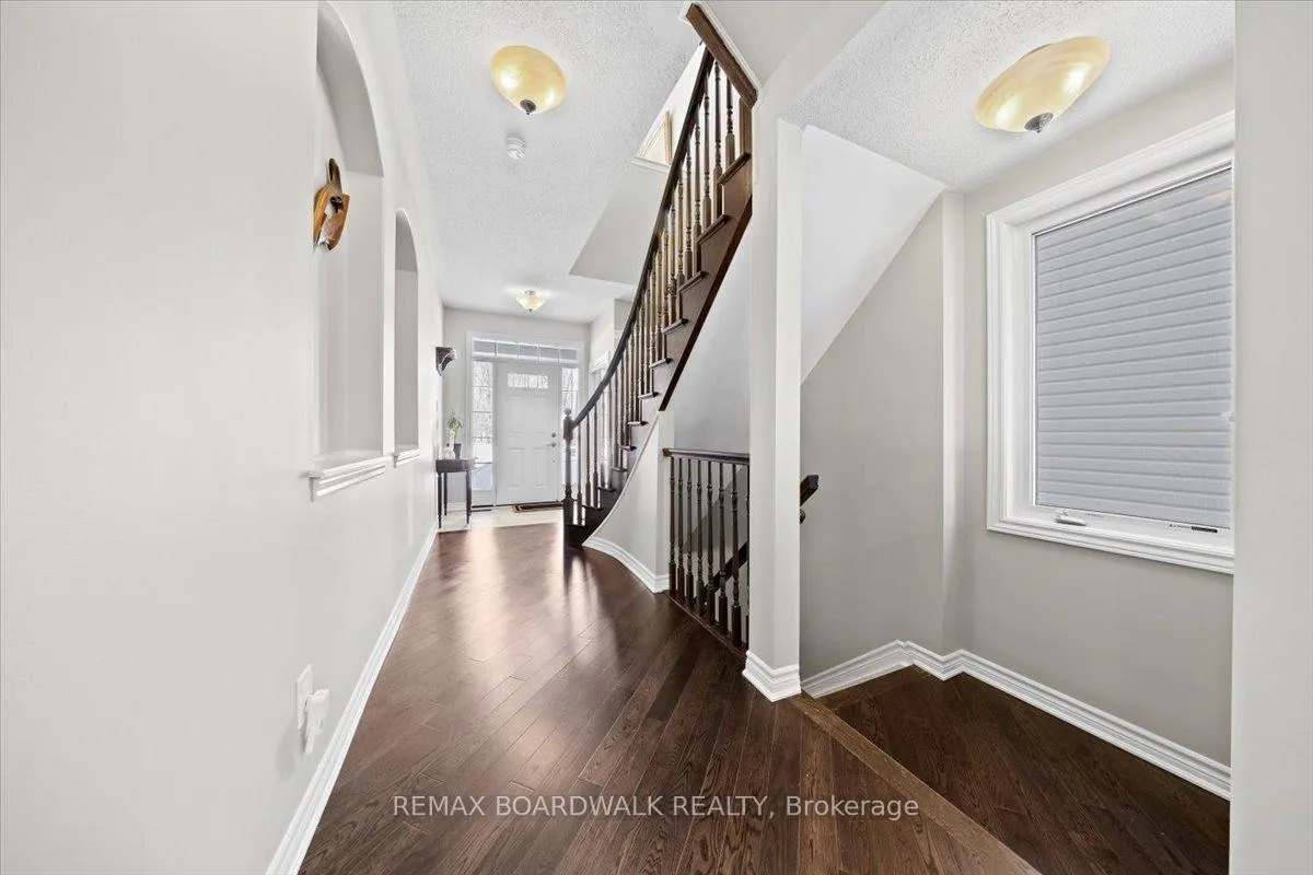 Photo 5 of 130 Pinelock Street, Ottawa, Kanata - Emerald Meadows/Trailwest — HOMEH