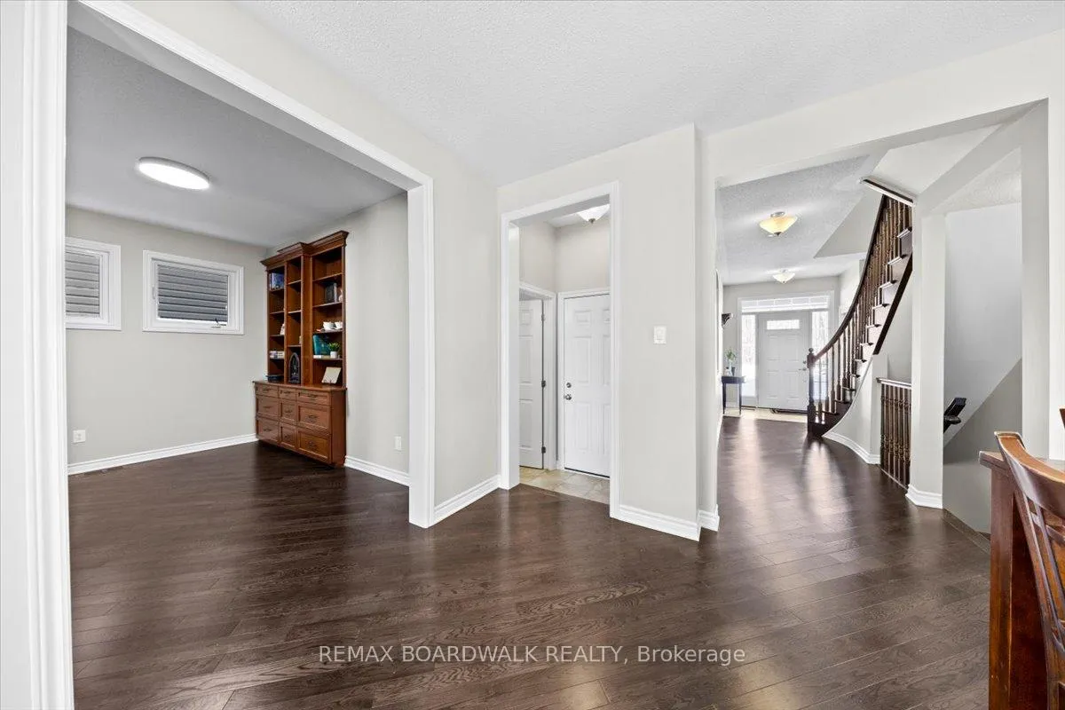 Photo 6 of 130 Pinelock Street, Ottawa, Kanata - Emerald Meadows/Trailwest — HOMEH