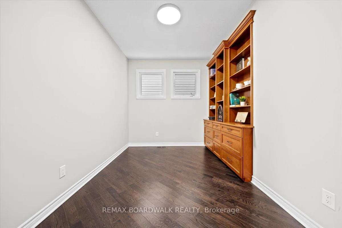 Photo 10 of 130 Pinelock Street, Ottawa, Kanata - Emerald Meadows/Trailwest — HOMEH