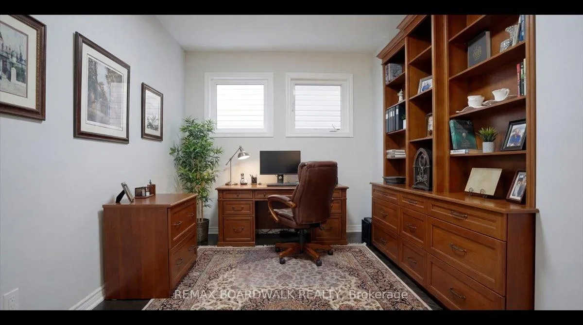 Photo 11 of 130 Pinelock Street, Ottawa, Kanata - Emerald Meadows/Trailwest — HOMEH